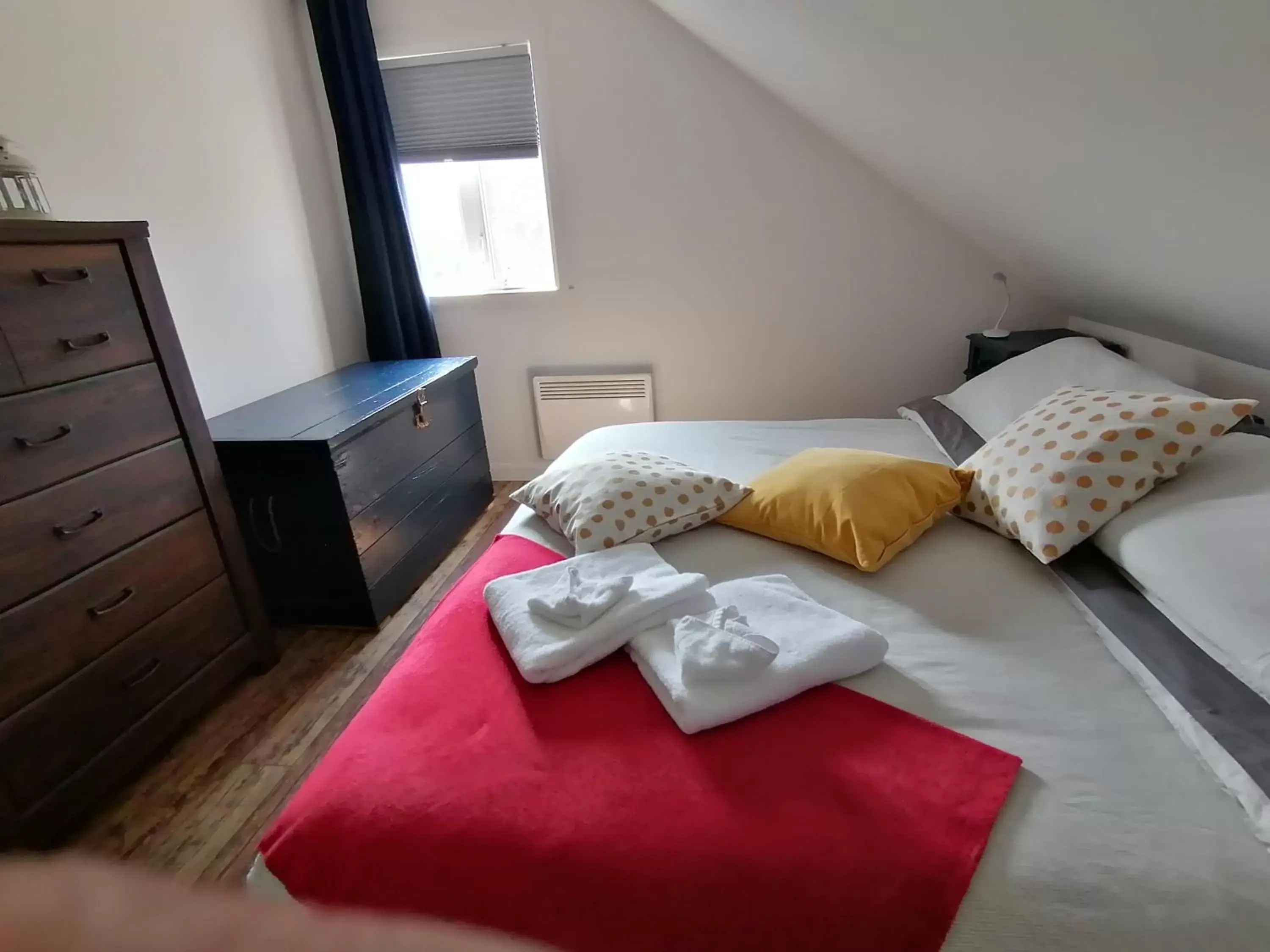 Bedroom, Bed in Gîte Shoreline de la Terre à la Mer