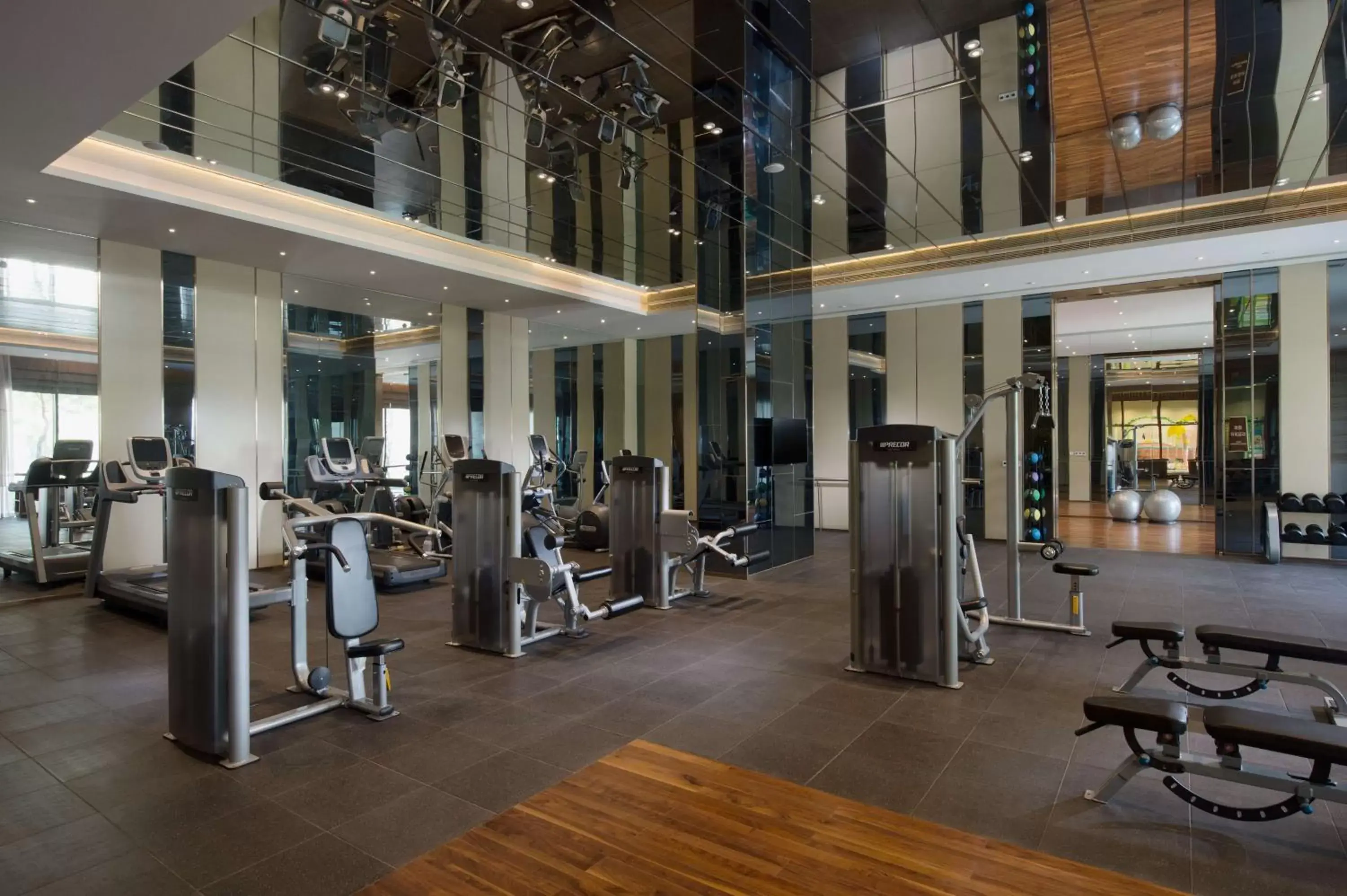 Fitness centre/facilities in Hilton Wuhan Optics Valley Fitness centre/facilities in Hilton Wuhan Optics Valley