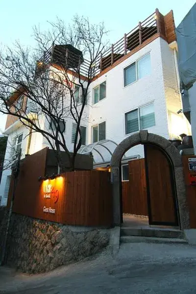 Property Building in Crib 49 Guesthouse Seoul - foreigner only