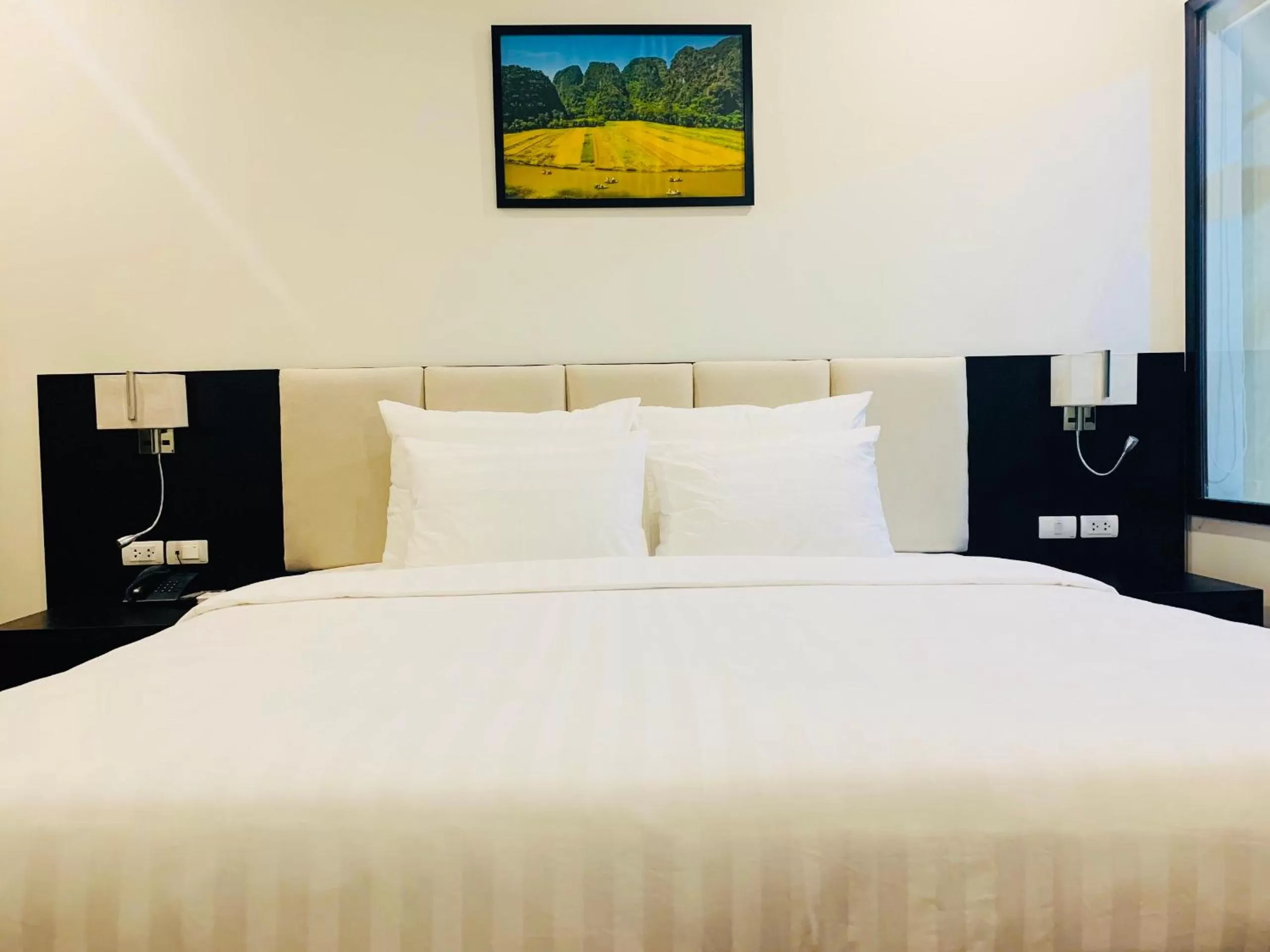 Bed in Paragon Noi bai Hotel & Pool