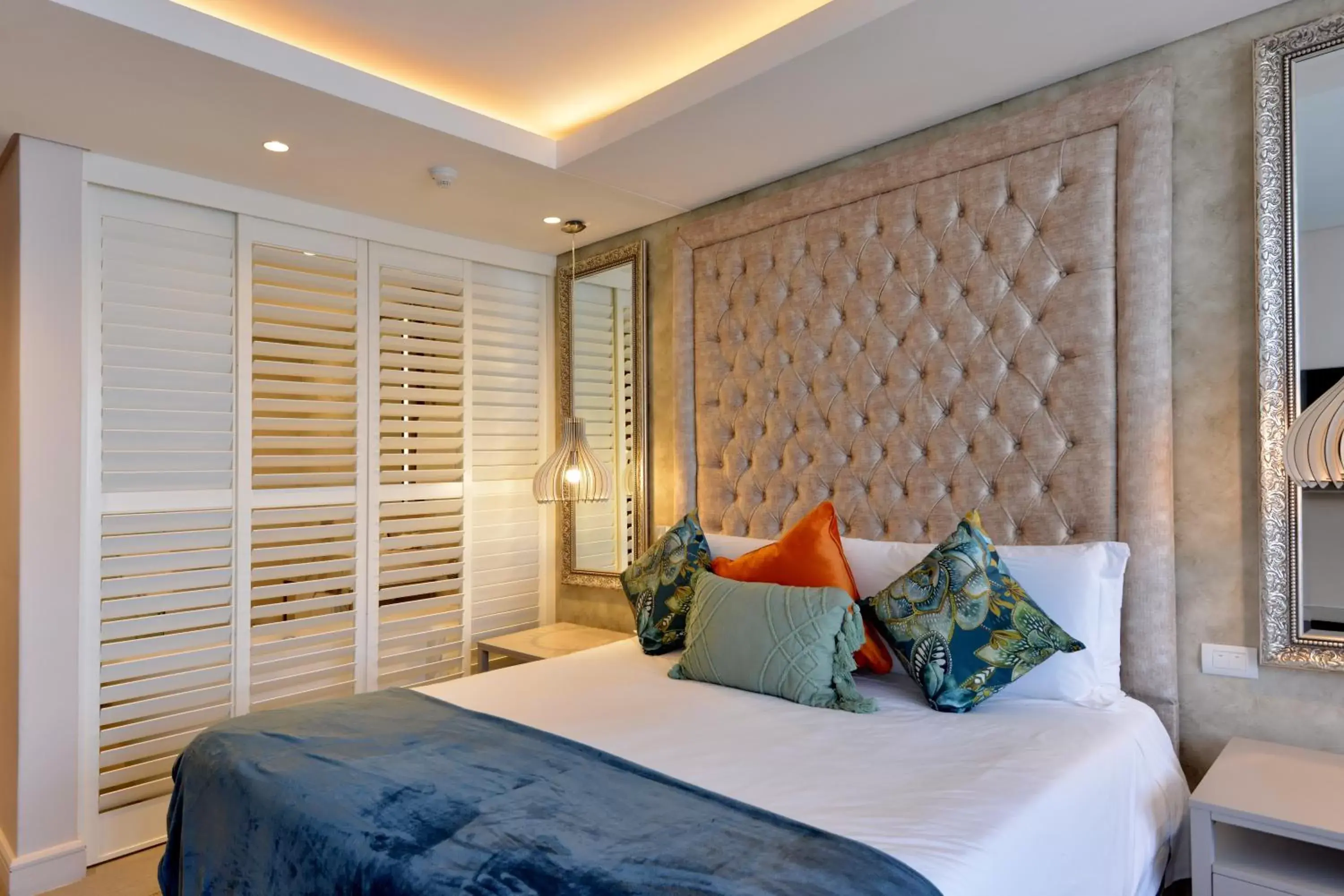 Bed in The Houghton Hotel, Spa, Wellness & Golf