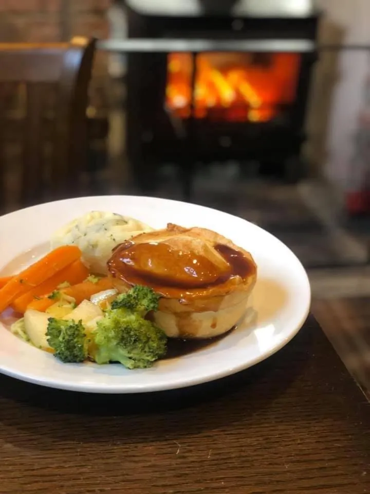 Food in Bowes Incline Hotel