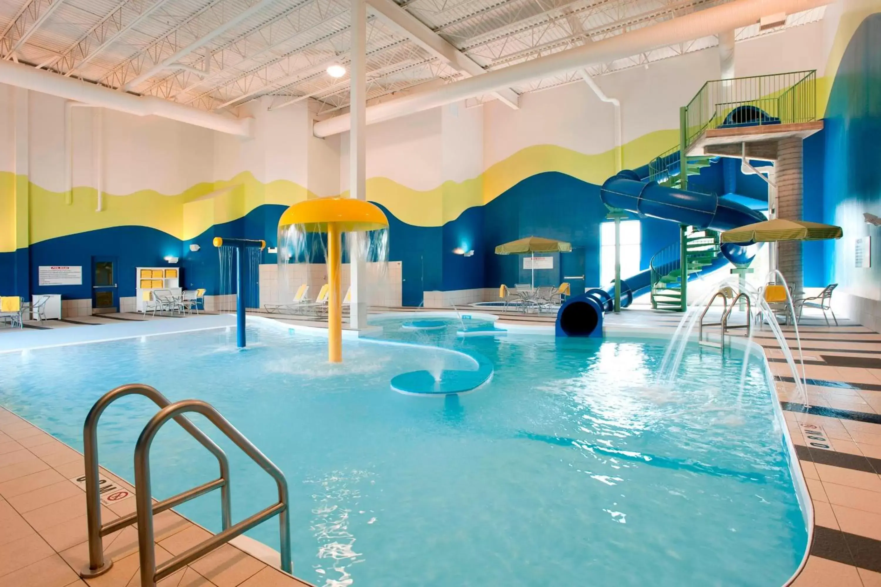 Area and facilities, Swimming Pool in Fairfield Inn & Suites by Marriott Winnipeg