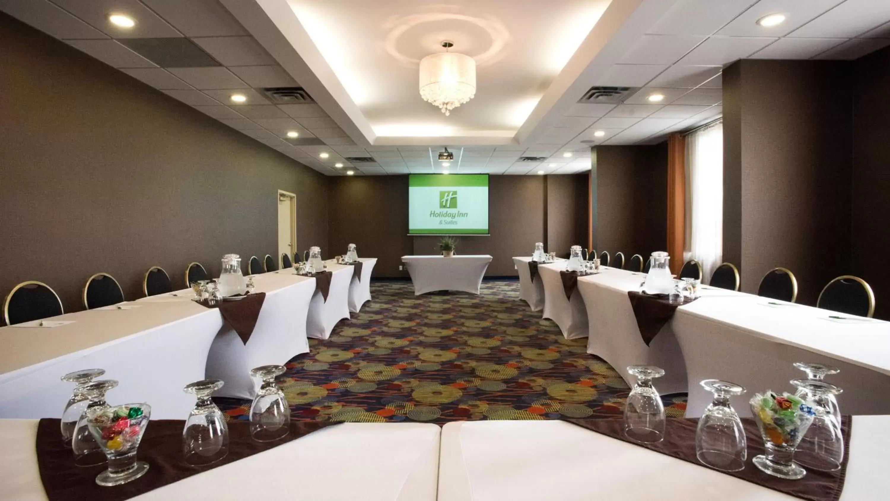 Meeting/conference room in Holiday Inn & Suites Mississauga West - Meadowvale, an IHG Hotel