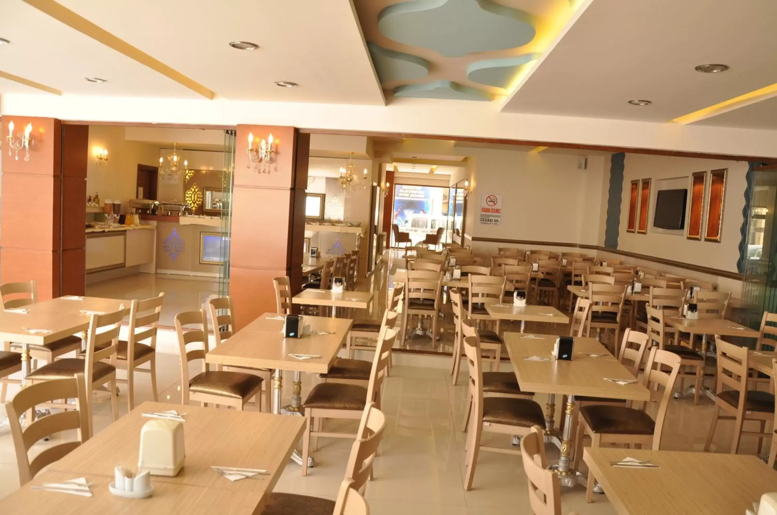 Restaurant/places to eat in Grand Anzac Hotel Restaurant/places to eat in Grand Anzac Hotel