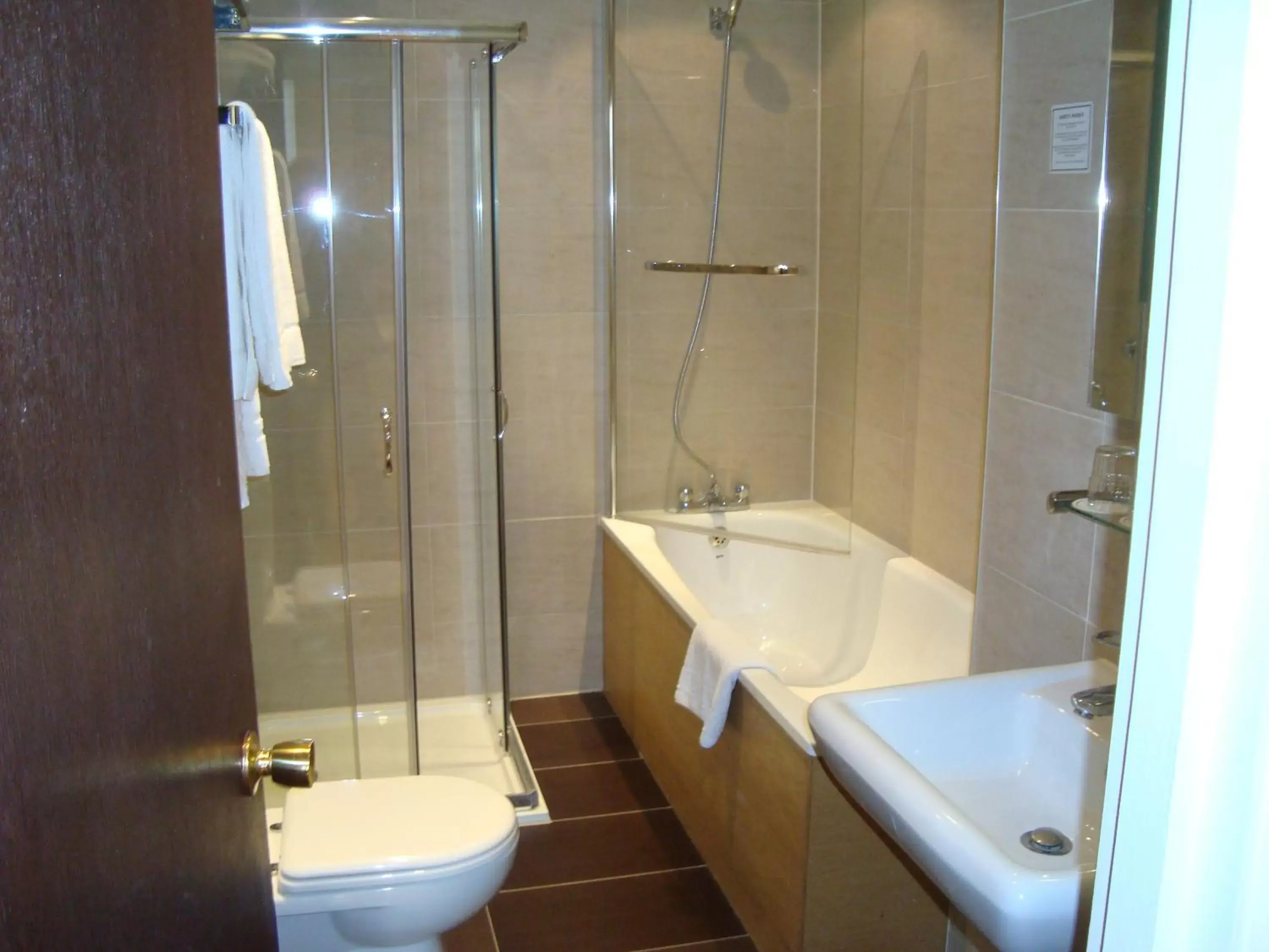 Bathroom in Royal Eagle Hotel