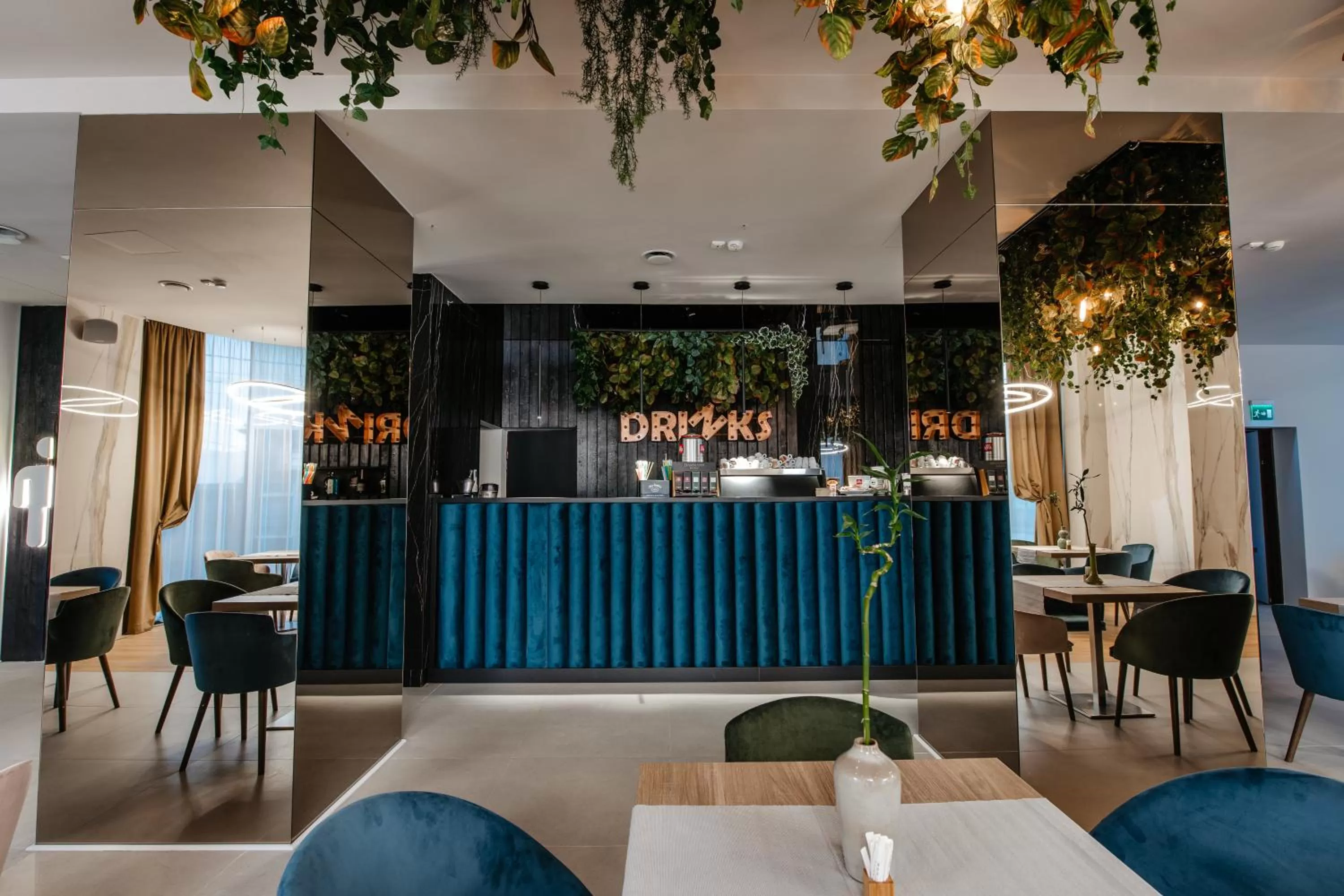 Restaurant/places to eat in Hotel Clipa