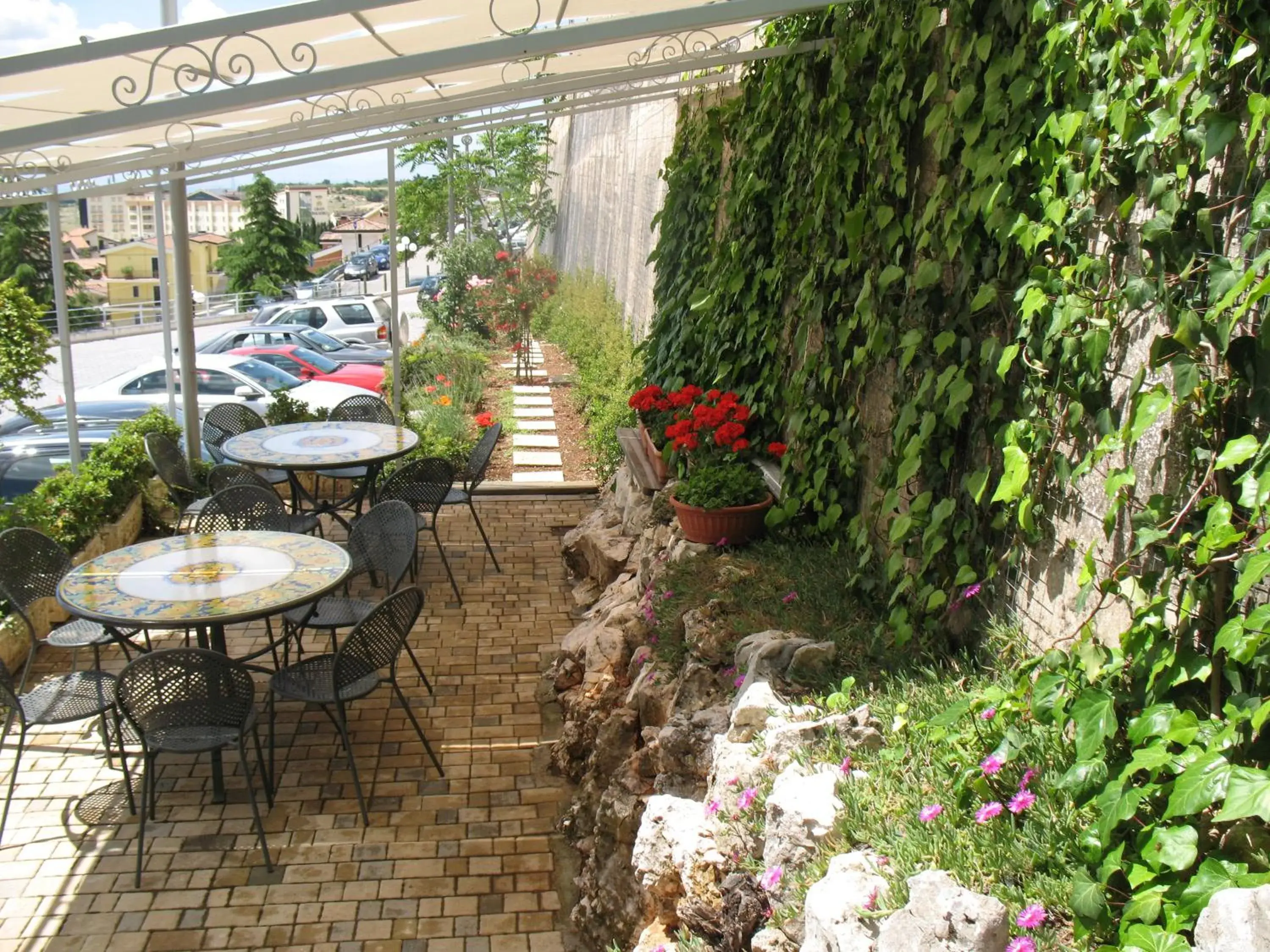 Facade/entrance in Hotel Vittoria