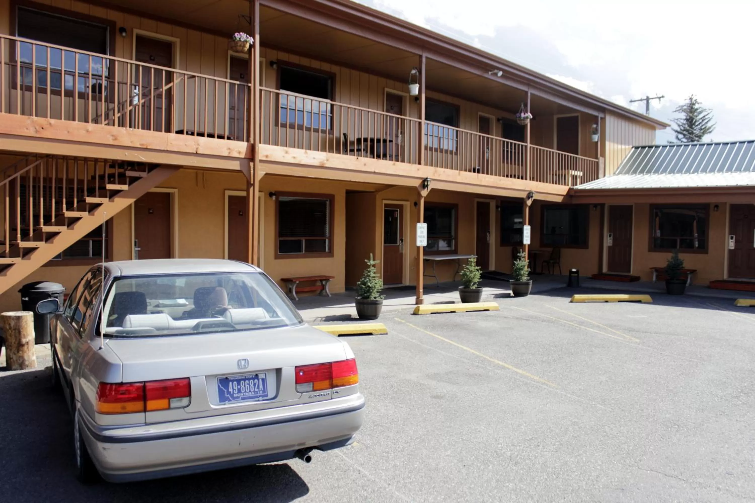 Property building in Country Motor Inn