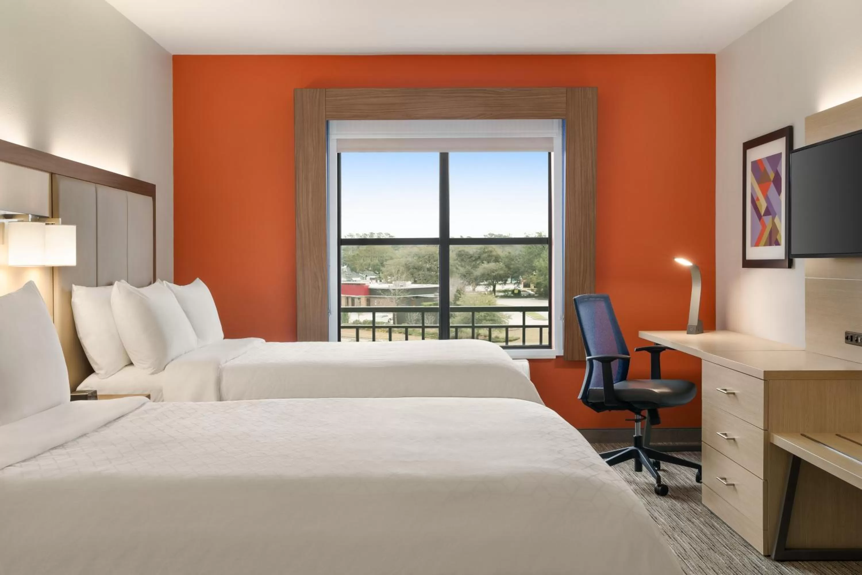 Photo of the whole room, Bed in Holiday Inn Express Hotel & Suites Mount Pleasant - Charleston by IHG
