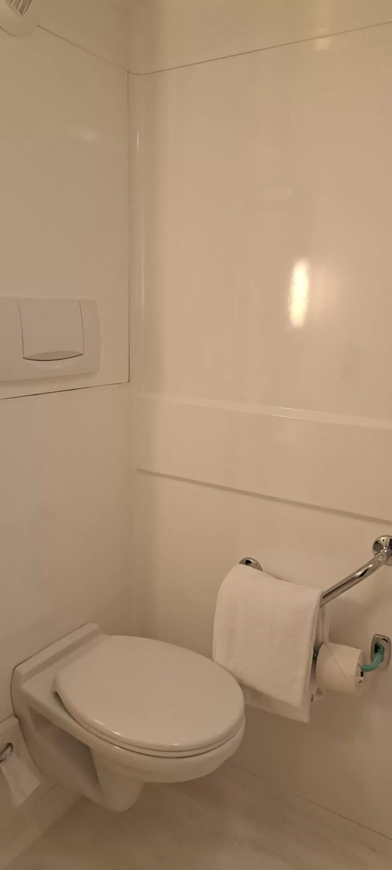 Toilet, Bathroom in ibis Namur Centre