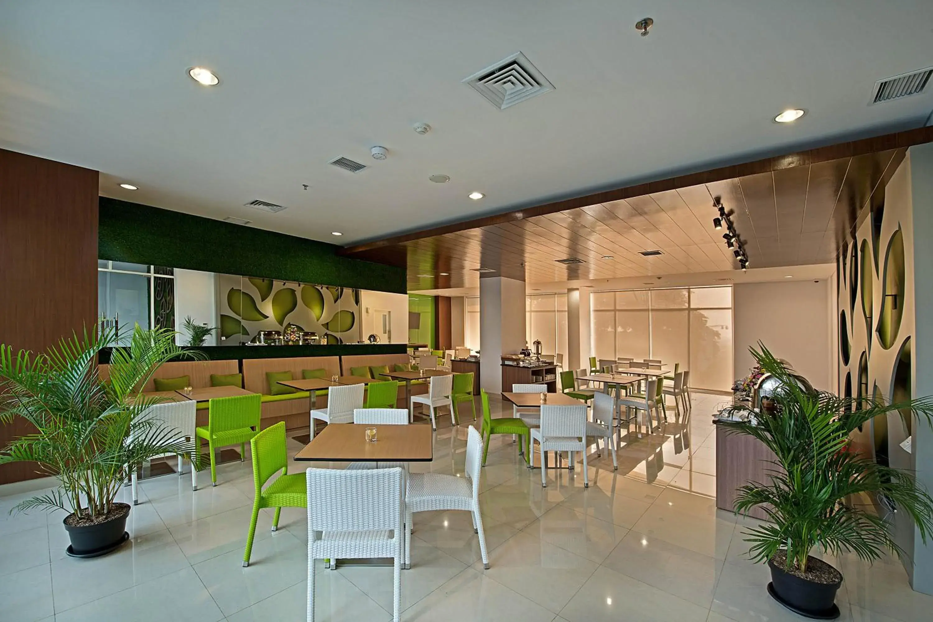 Restaurant/places to eat in Whiz Prime Hotel Pajajaran Bogor Restaurant/places to eat in Whiz Prime Hotel Pajajaran Bogor