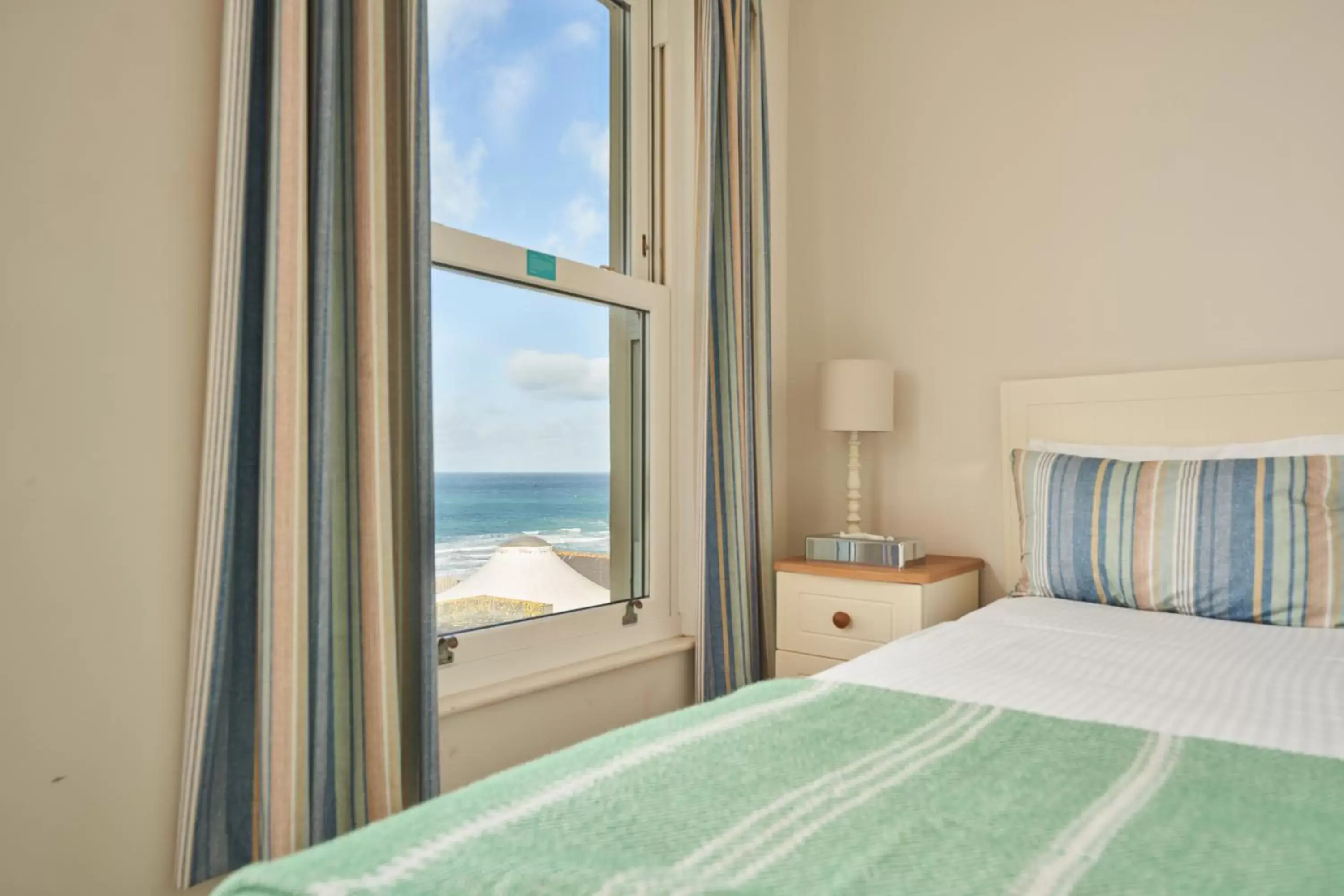 View (from property/room), Bed in Great Western View (from property/room), Bed in Great Western