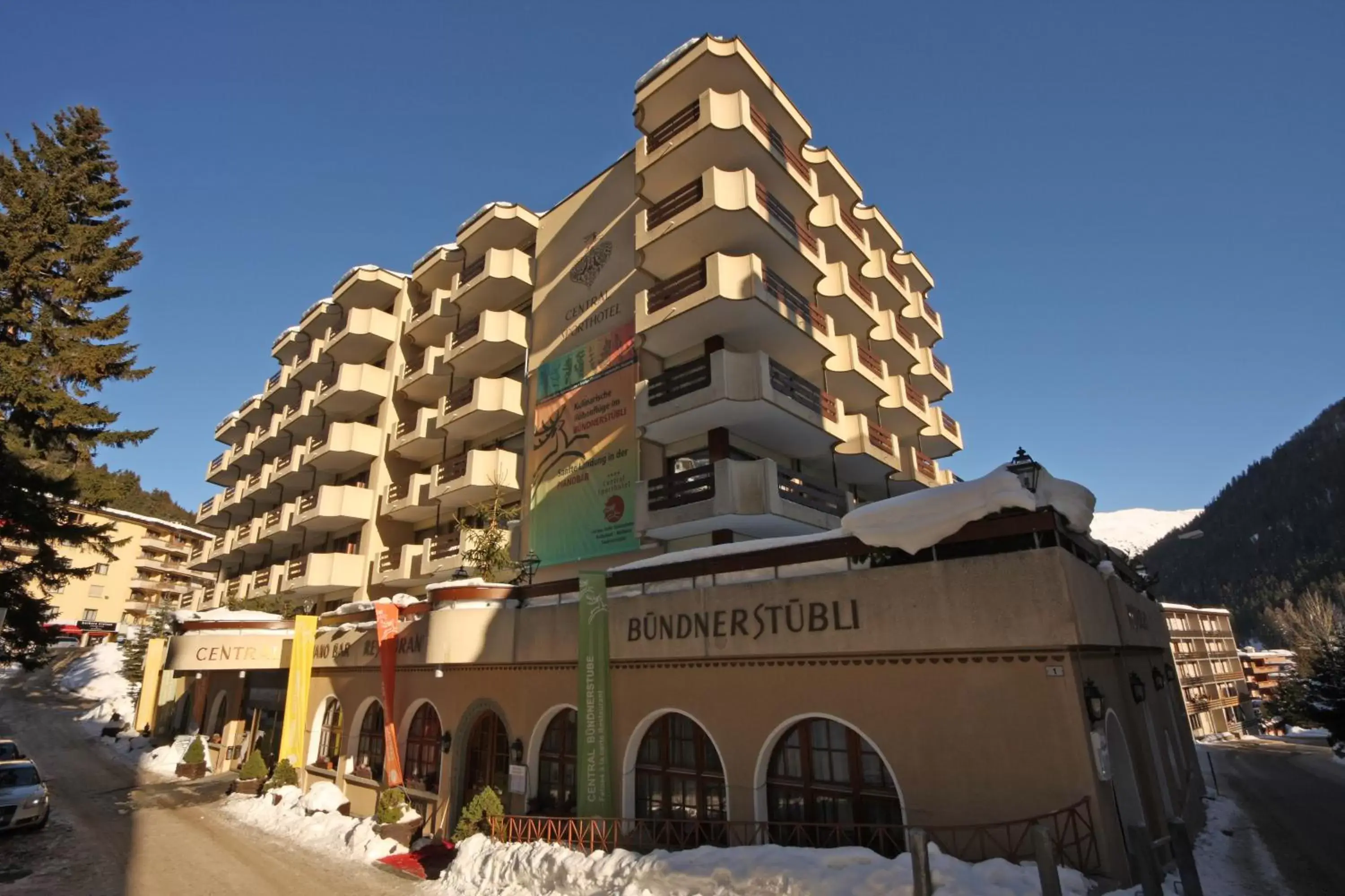 Facade/entrance, Property Building in Central Swiss Quality Sporthotel