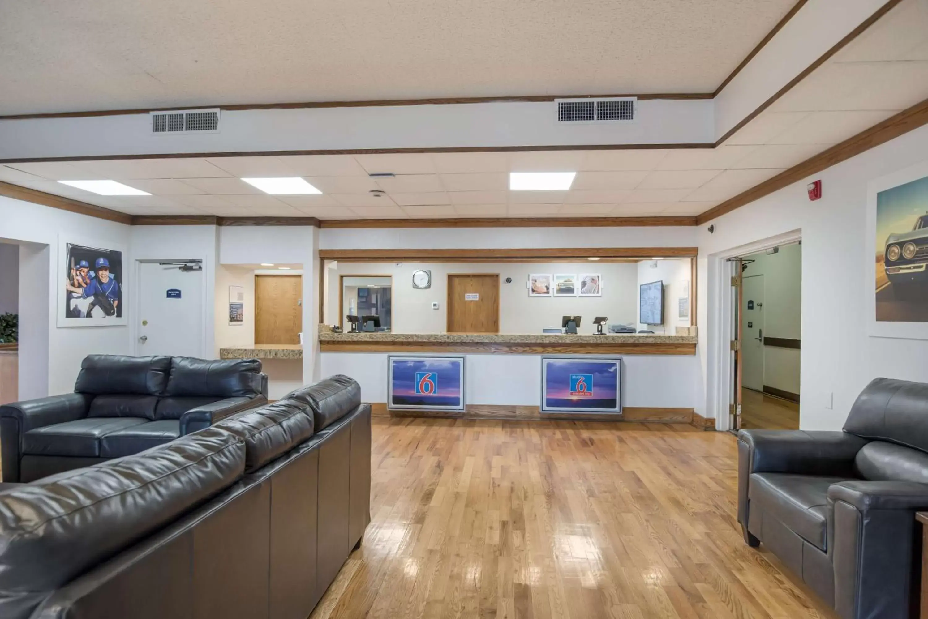 Lobby or reception, Seating Area in Studio 6 Colorado Springs, Colorado - Air Force Academy