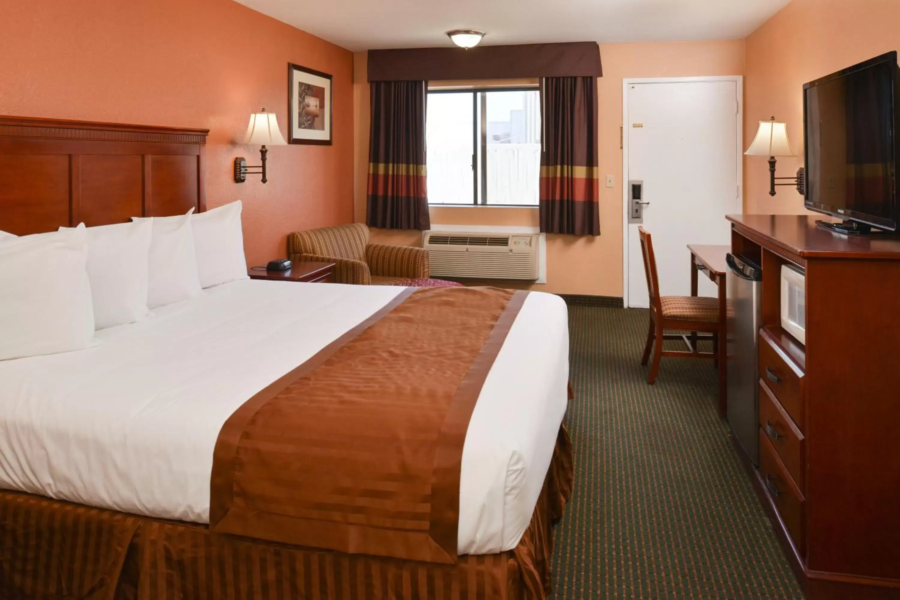 Bed in Americas Best Value Inn & Suites-East Bakersfield