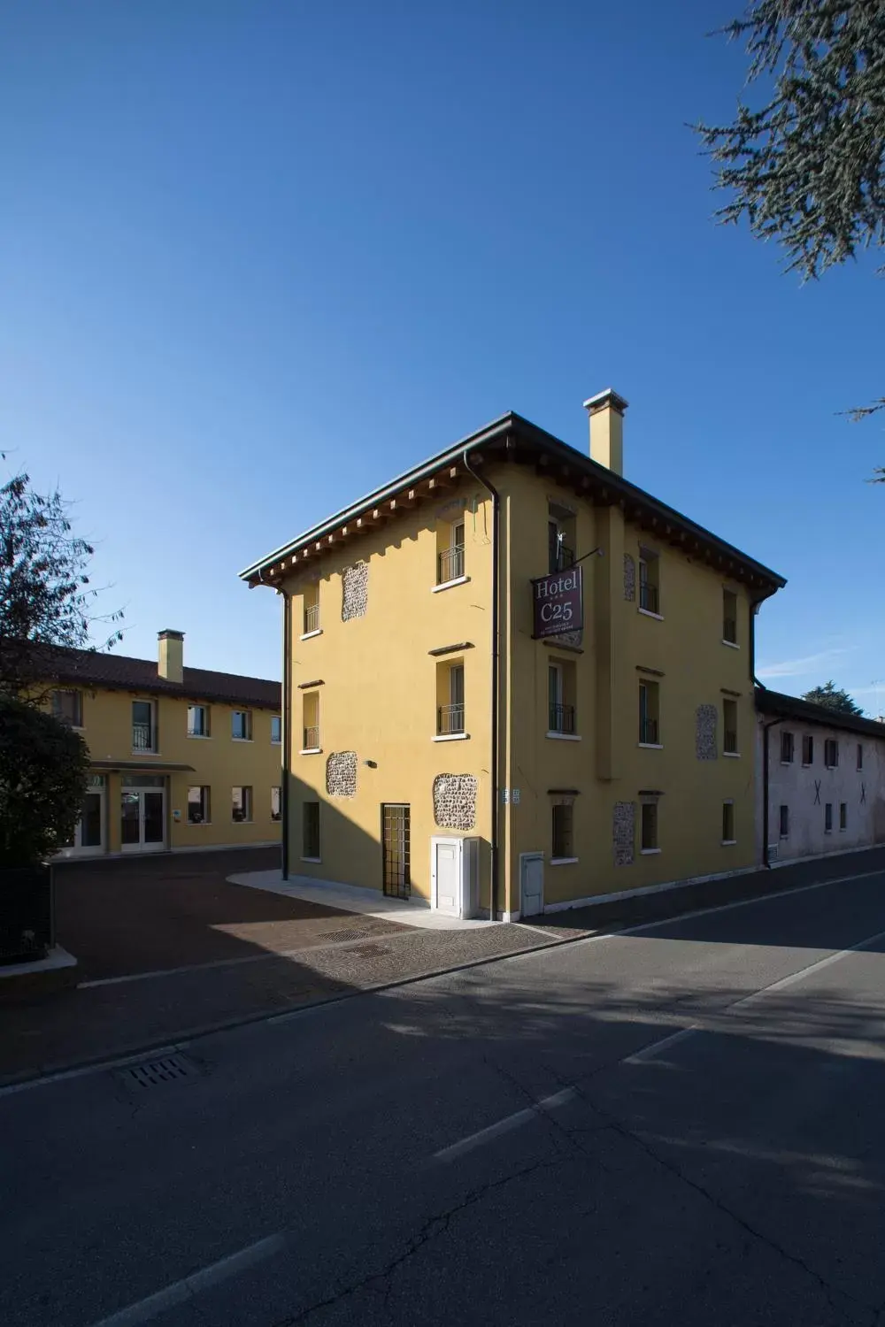 Facade/entrance, Property Building in Hotel C25