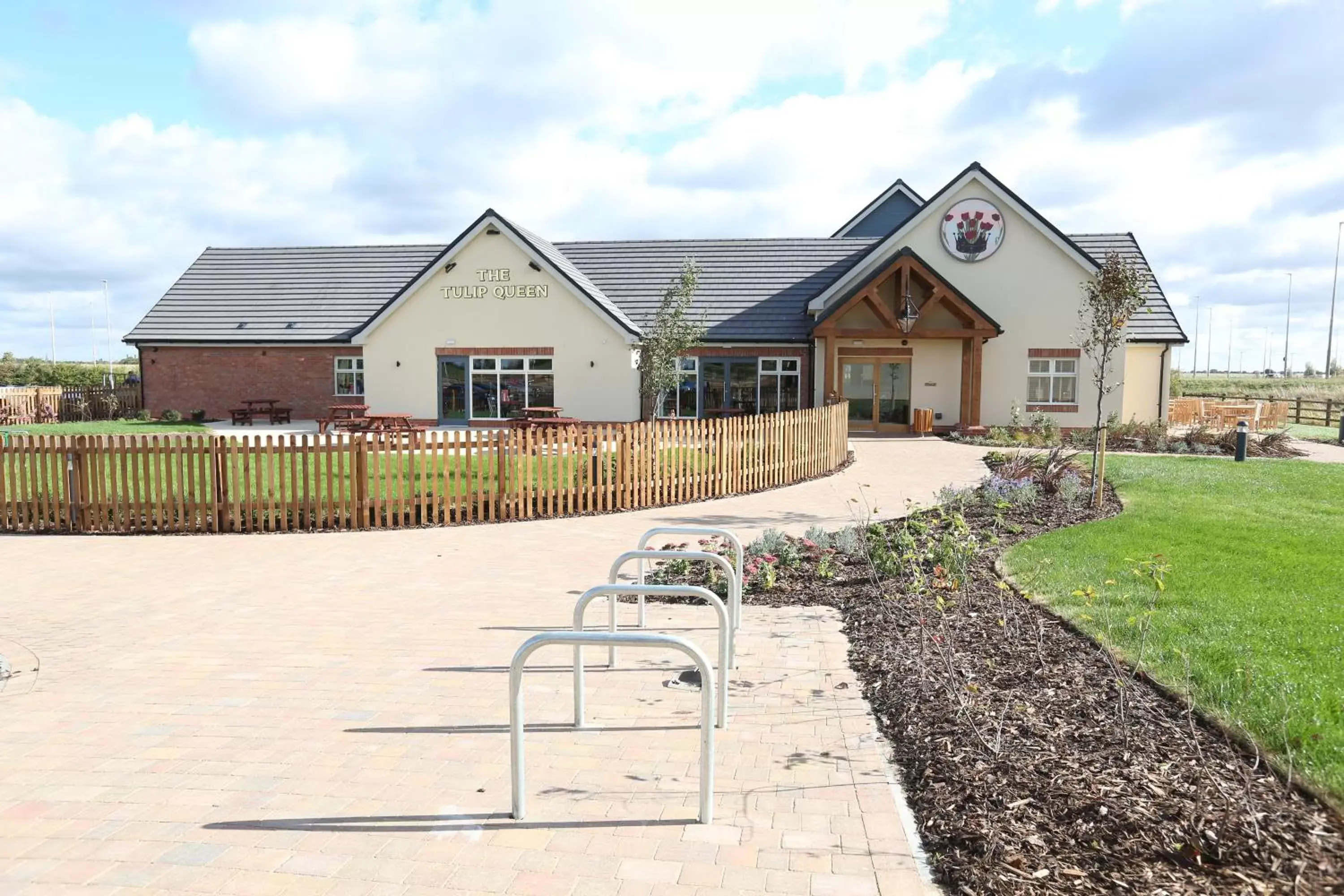 Facade/entrance, Property Building in Tulip Queen, Spalding by Marston's Inns