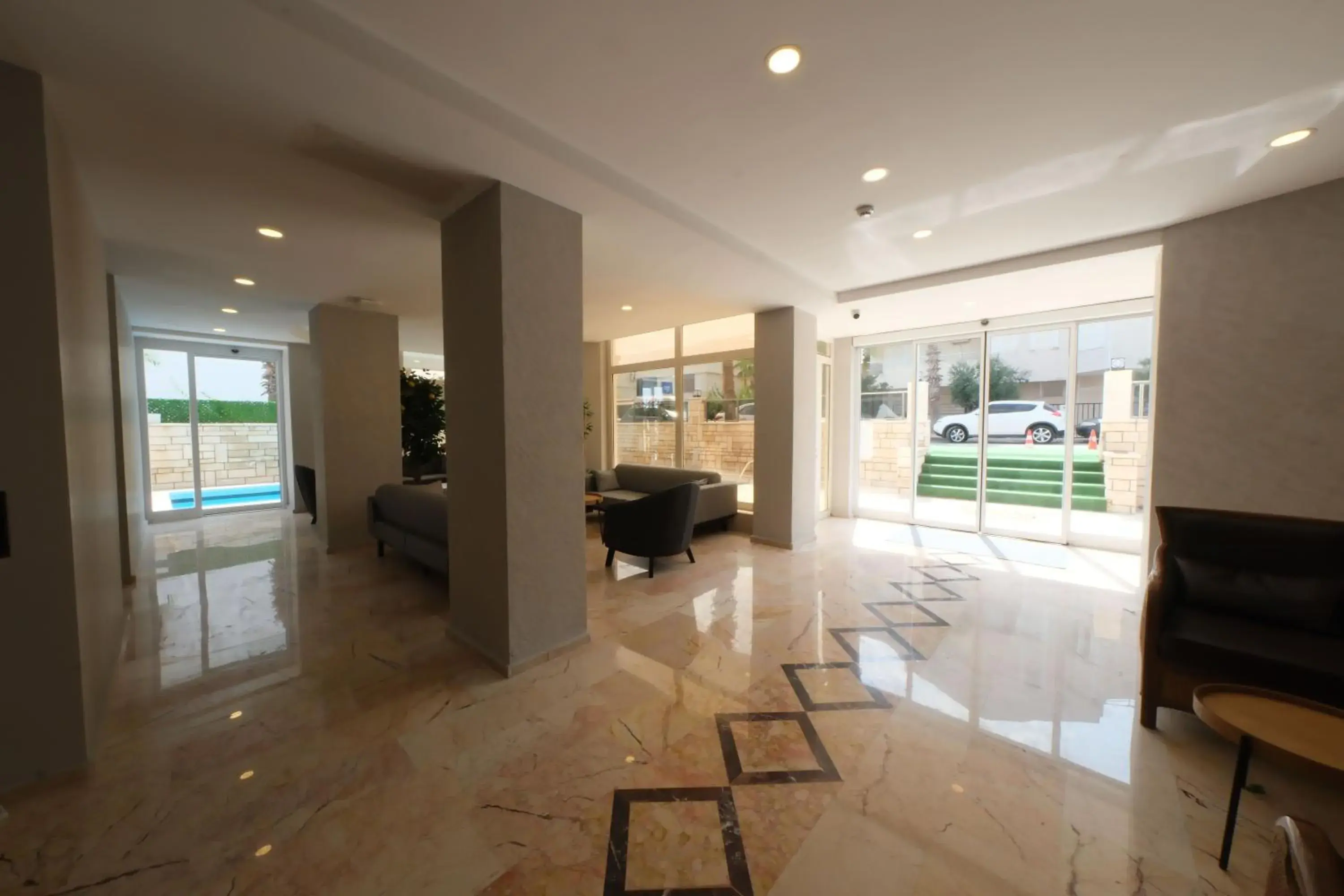 Property building, Lobby/Reception in Premier İnn Cİty