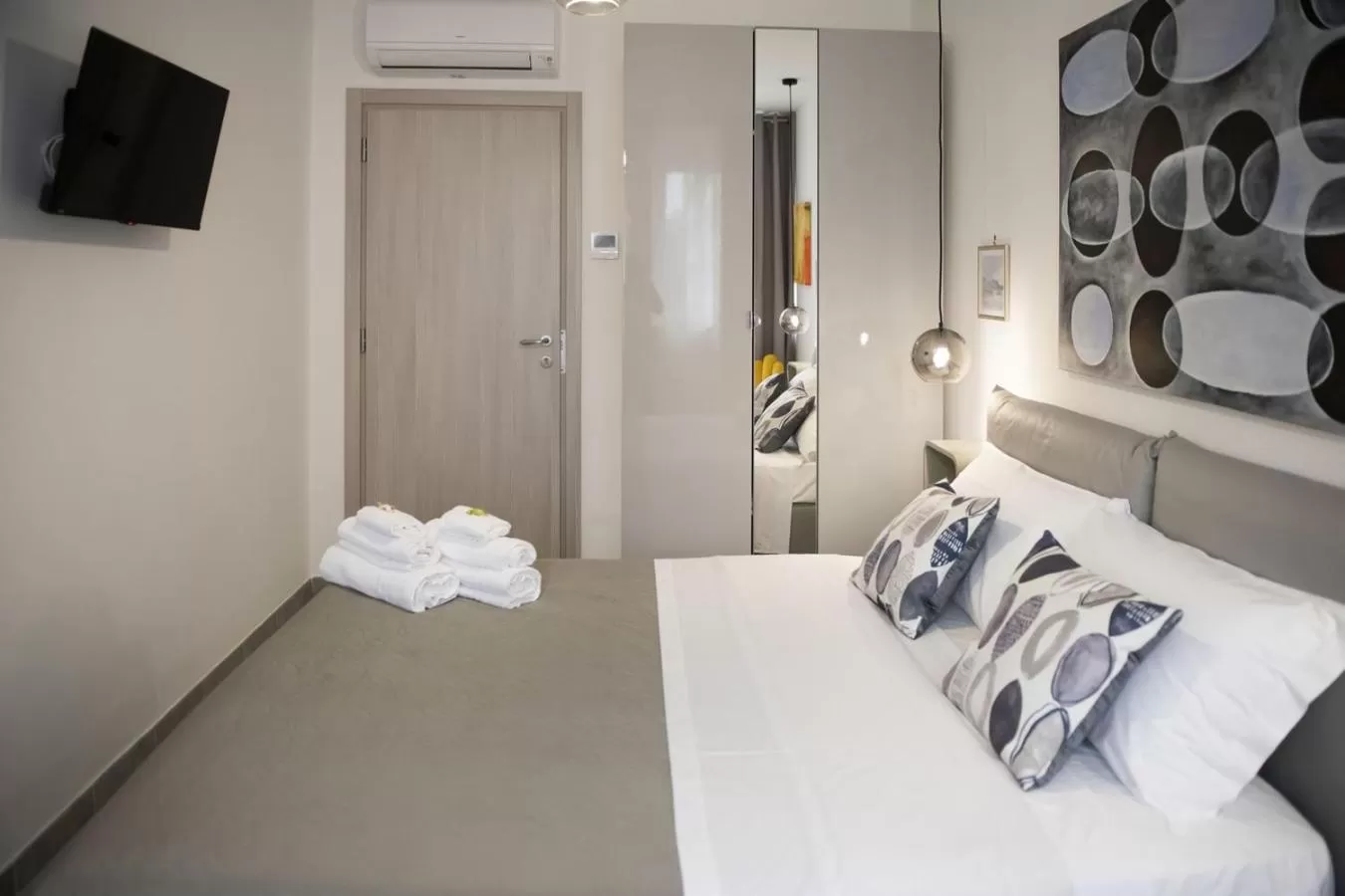 Photo of the whole room, Bed in Boutique Hotel Ferrara