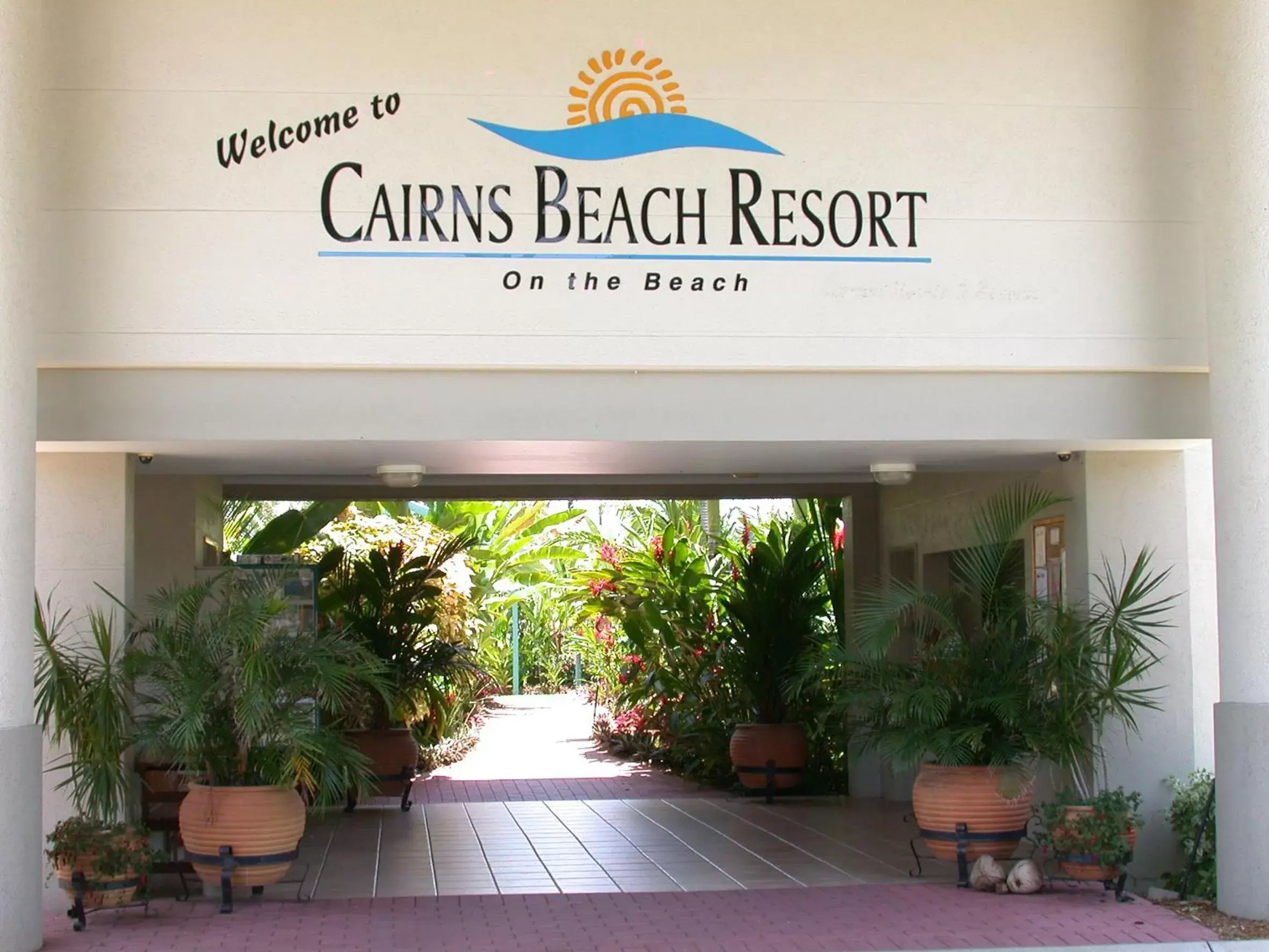 Facade/entrance in Cairns Beach Resort