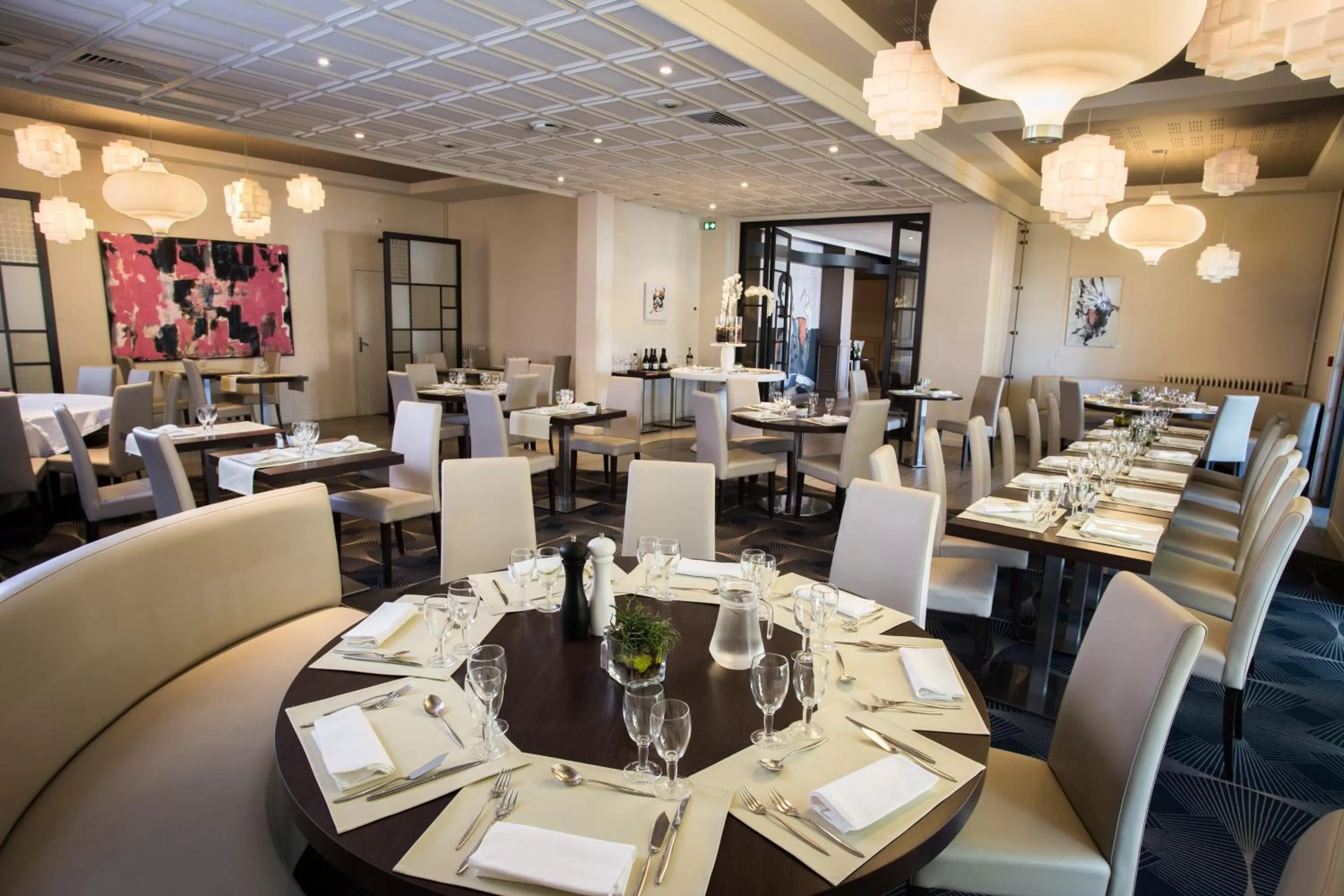 Restaurant/places to eat in Logis Hotels Grand Hotel d'Orléans