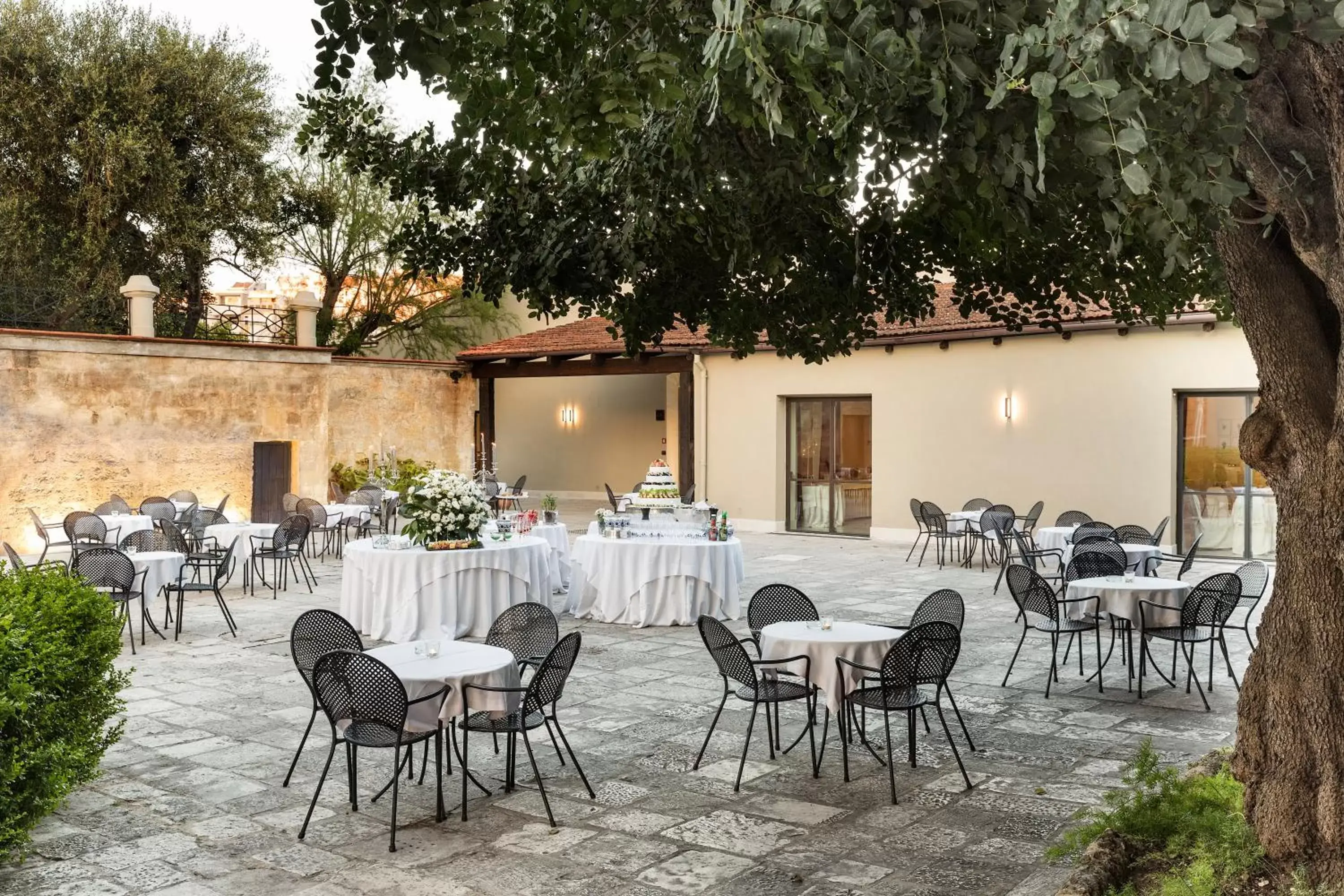 Banquet/Function facilities, Restaurant/Places to Eat in Mercure Villa Romanazzi Carducci Bari