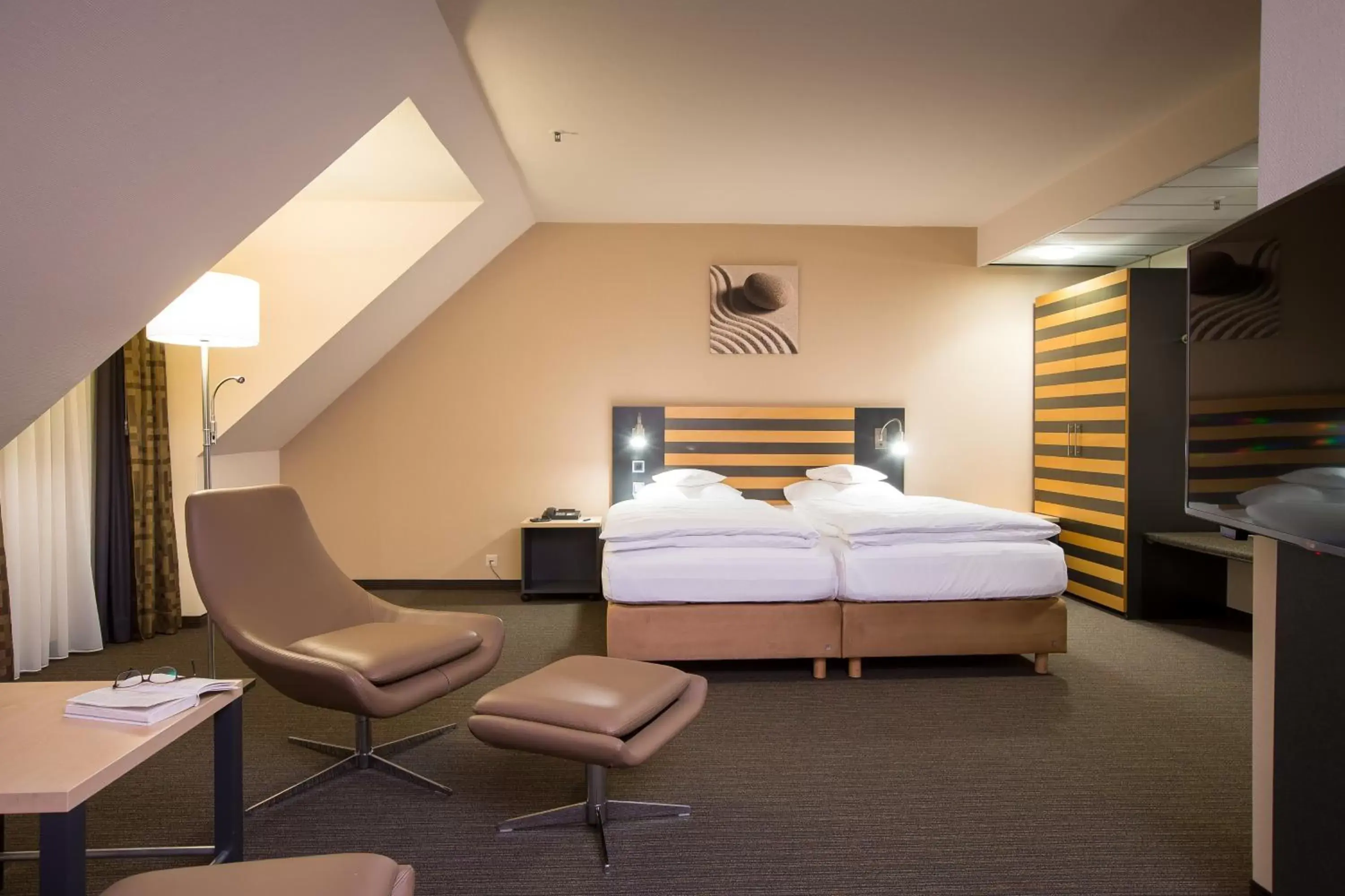 Bedroom, Bed in Lindner Hotel Frankfurt Hochst, part of JdV by Hyatt