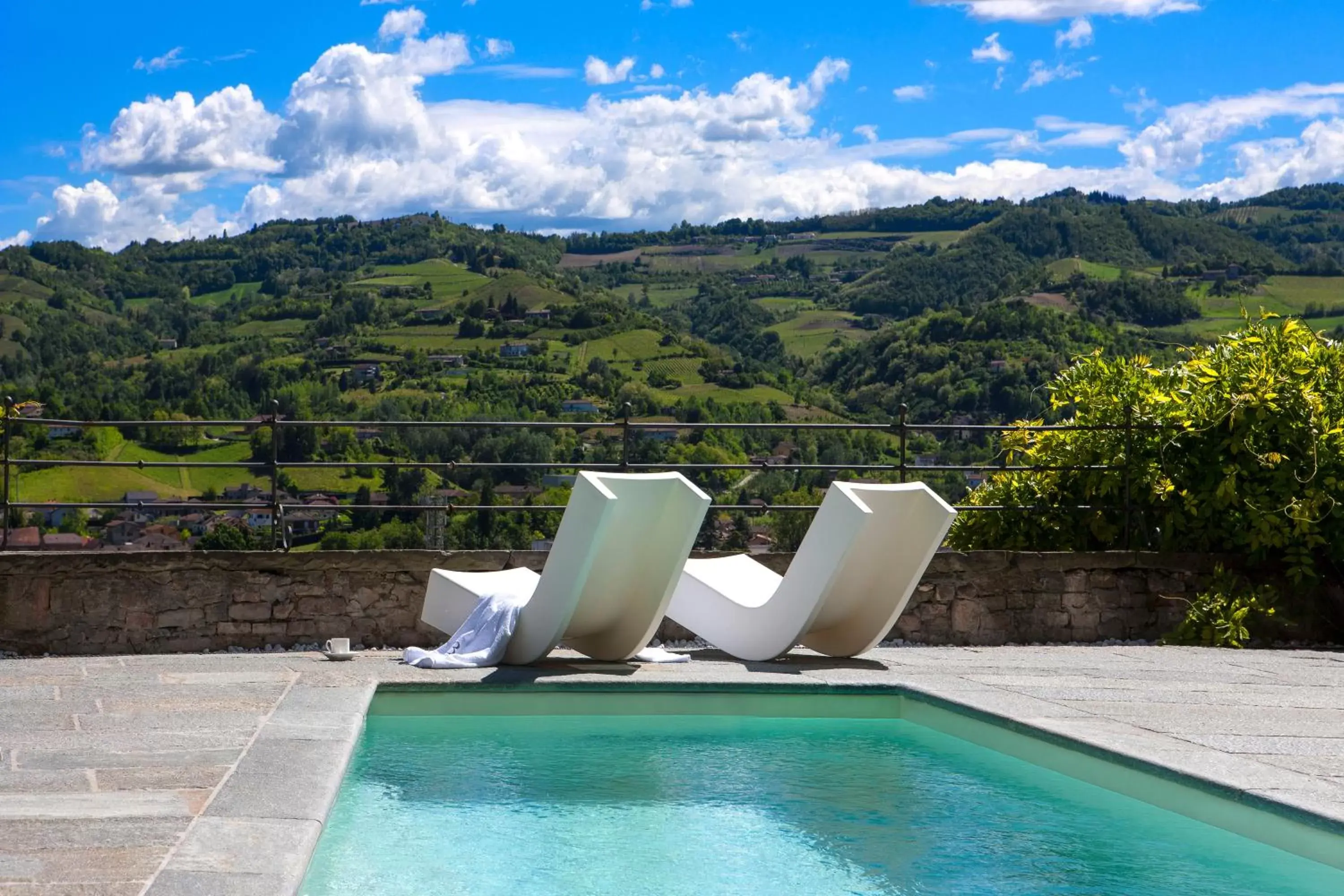 Garden, Swimming Pool in Relais Villa del Borgo