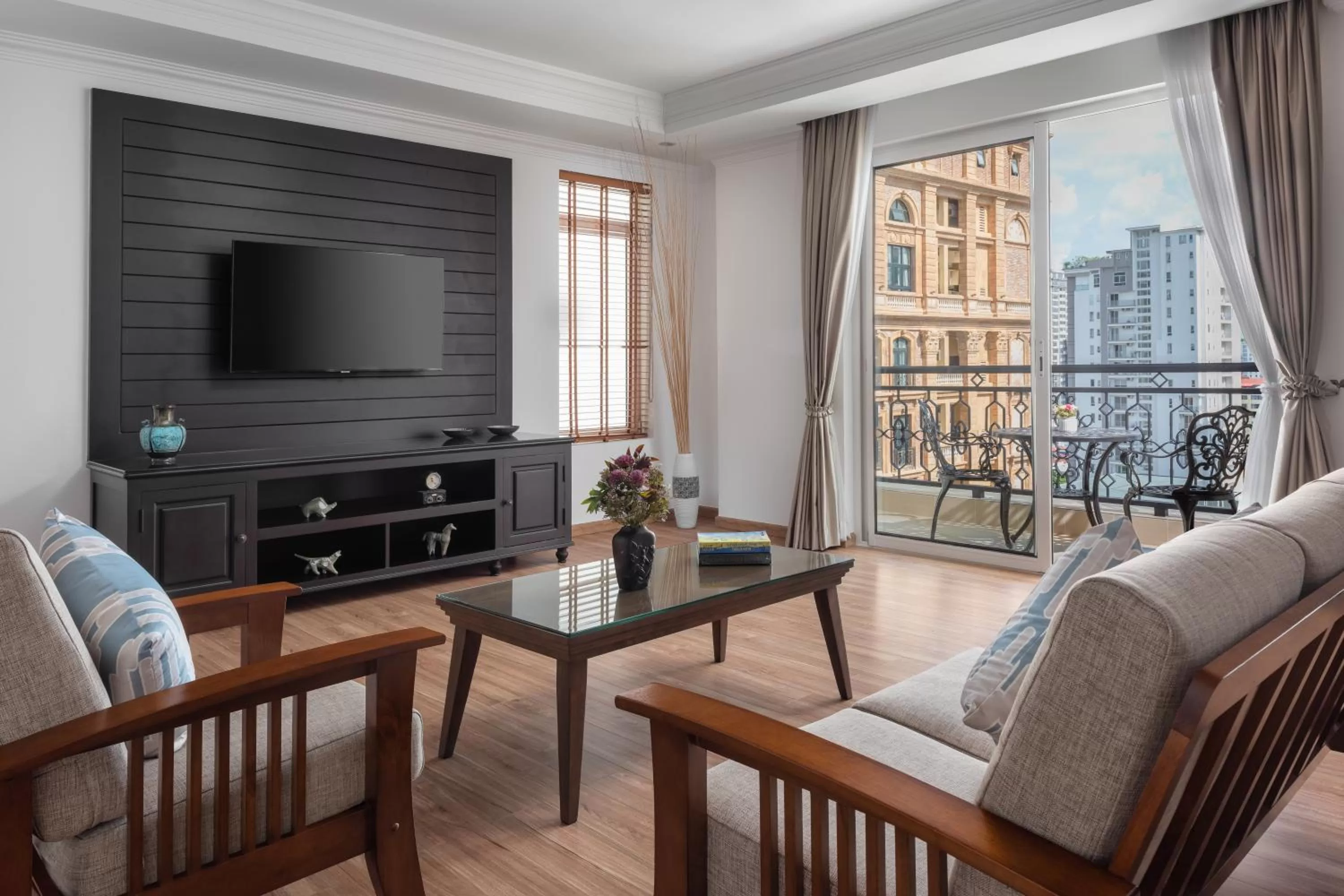 Living room in Duong Chan Hotel