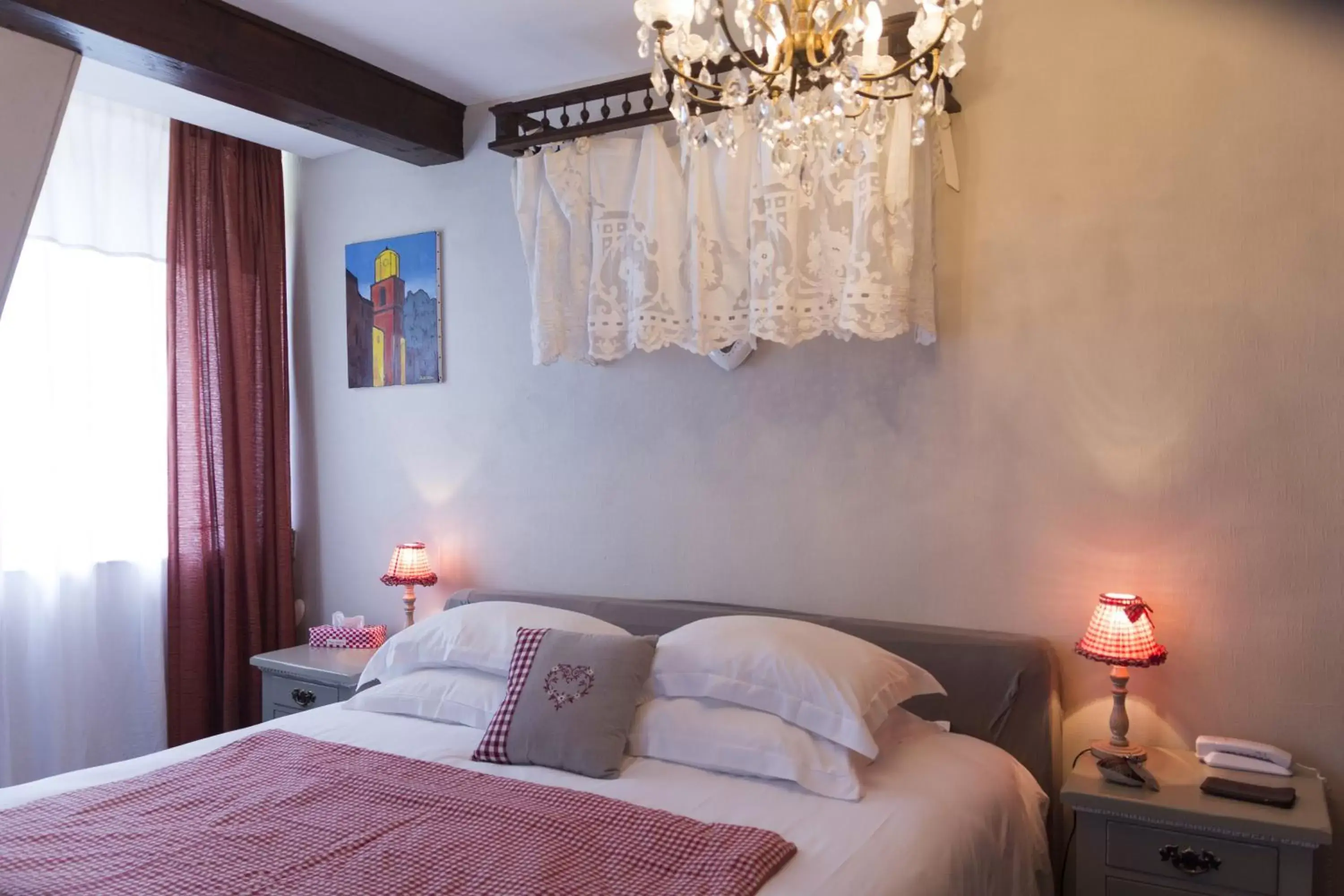 Bed in Domaine de Beaupré - Hotel The Originals Relais