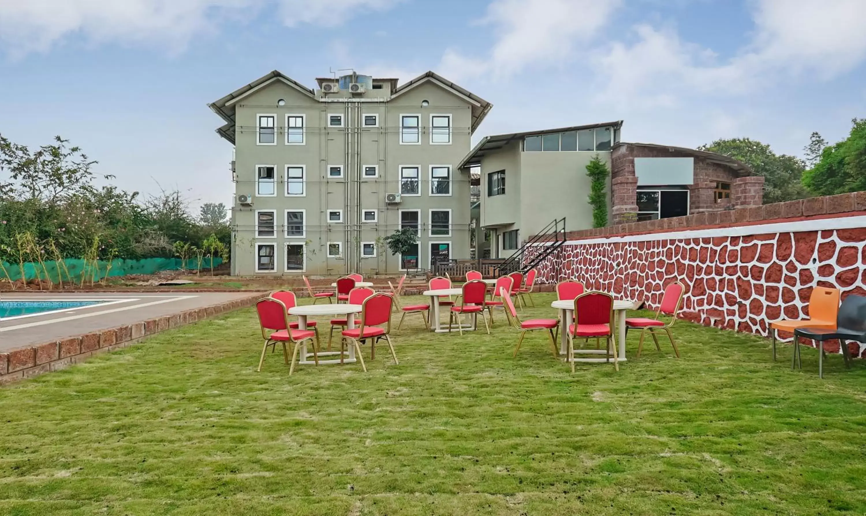 Property building in Treebo Vhyomaan Resort Property building in Treebo Vhyomaan Resort