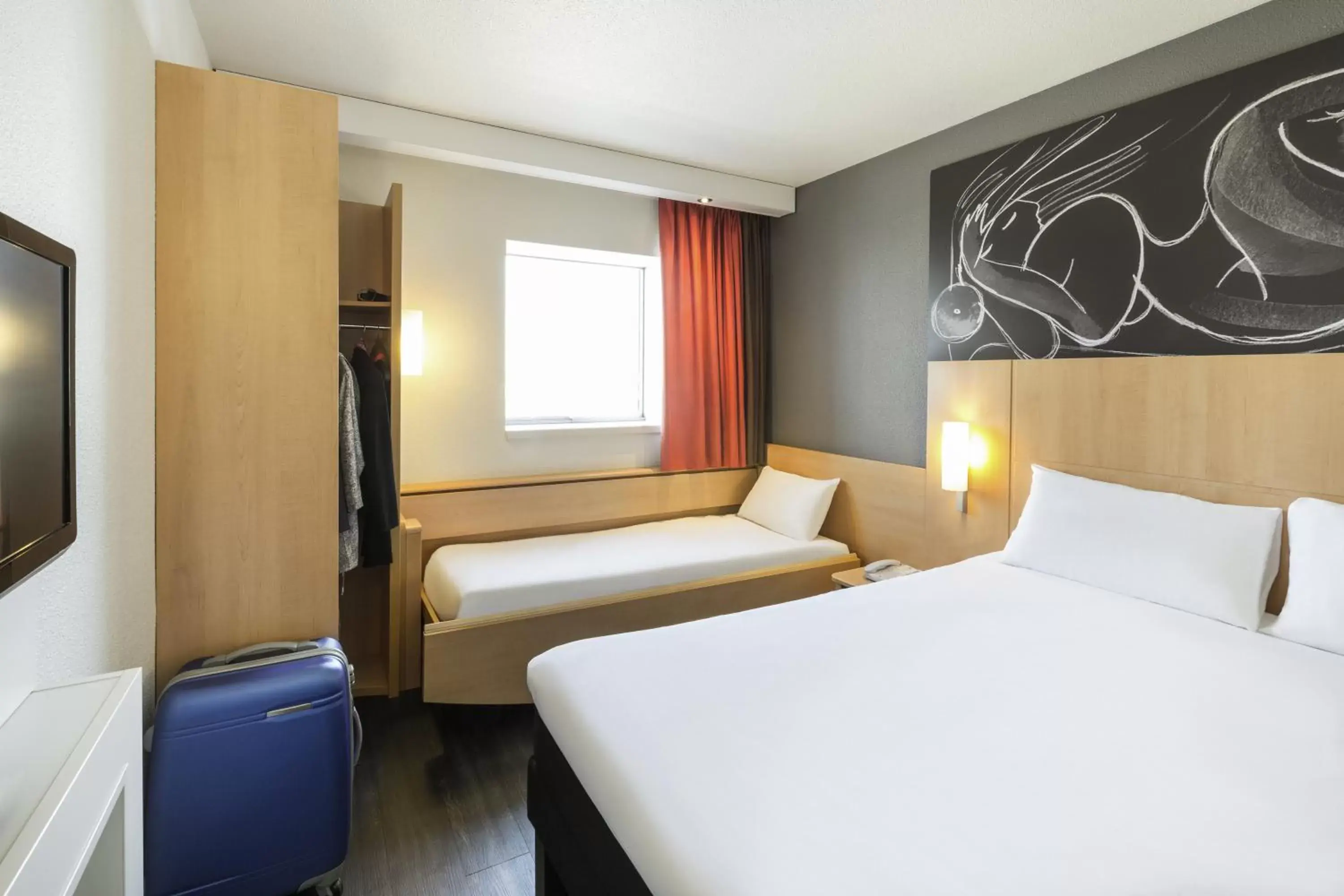 Bedroom, Bed in Hotel ibis Rennes Centre Gare Sud