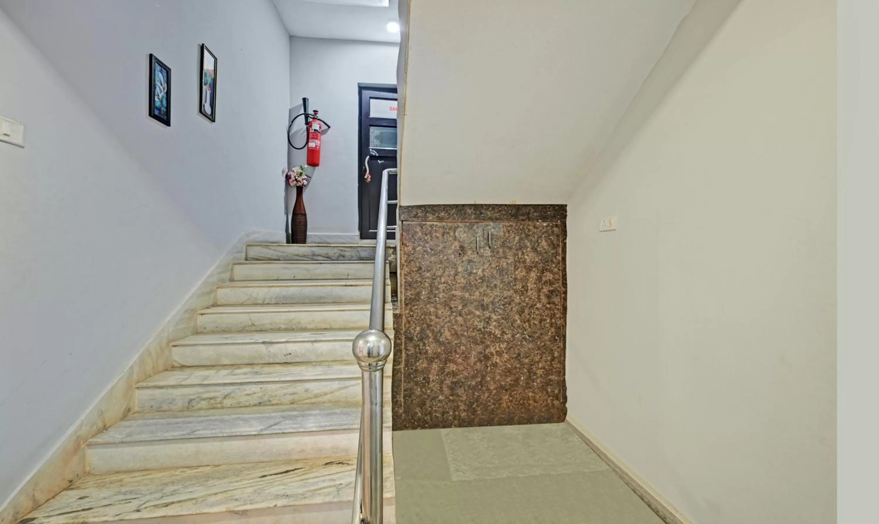 Lobby or reception in Treebo Sidhartha International Baliapanda