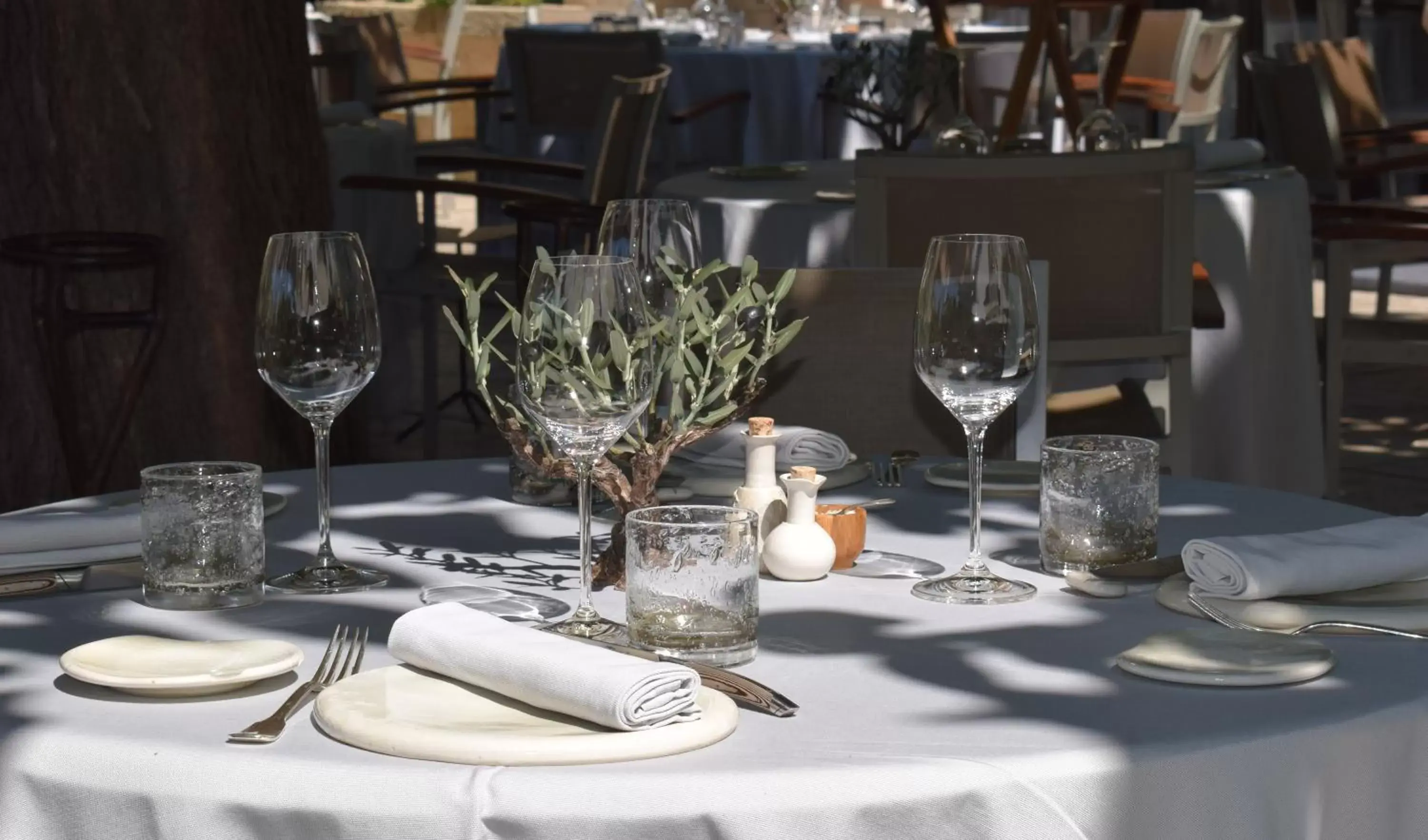 Restaurant/Places to Eat in Baumanière - Les Baux de Provence