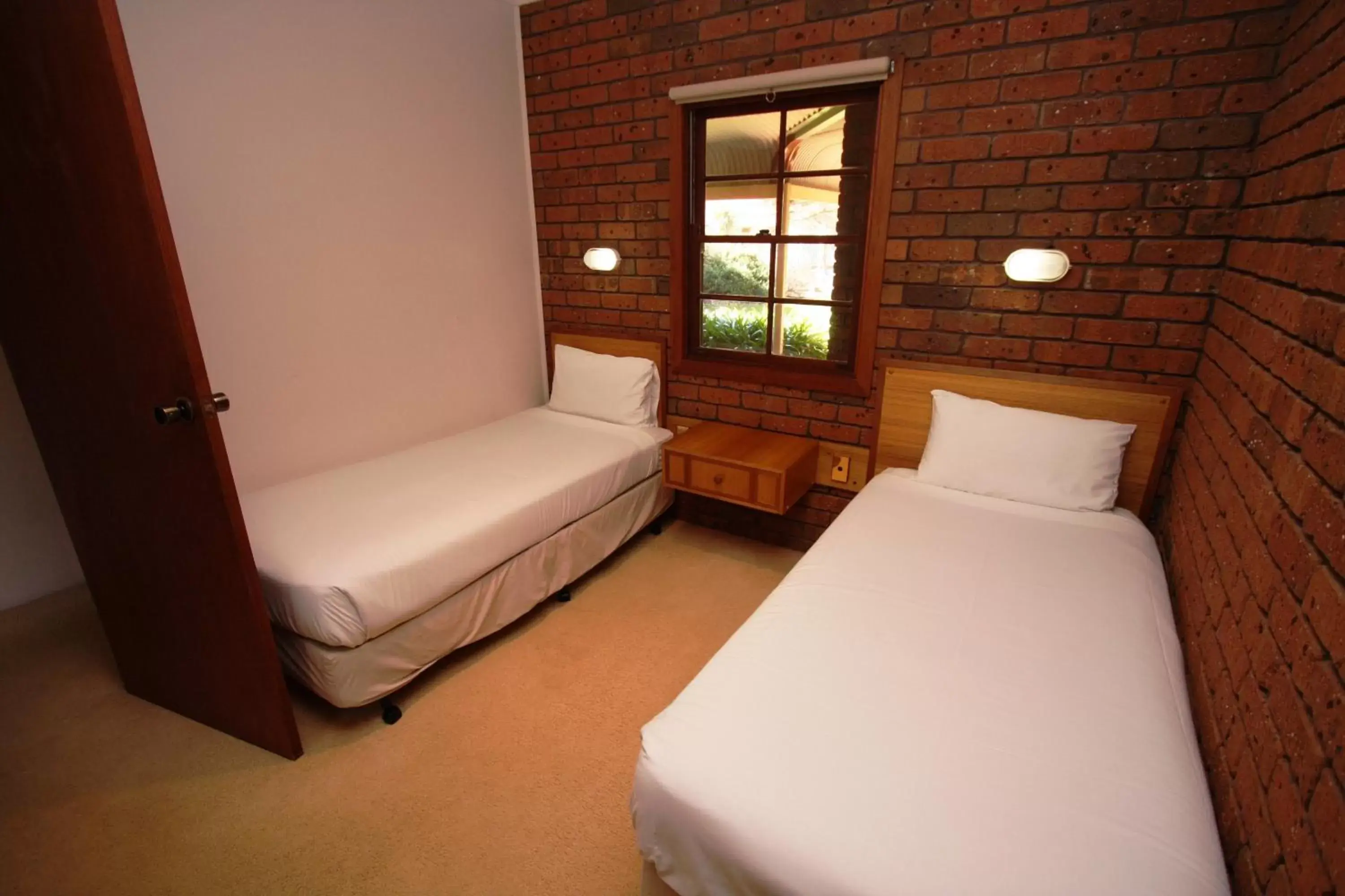 Bedroom, Bed in Grange Burn Motel