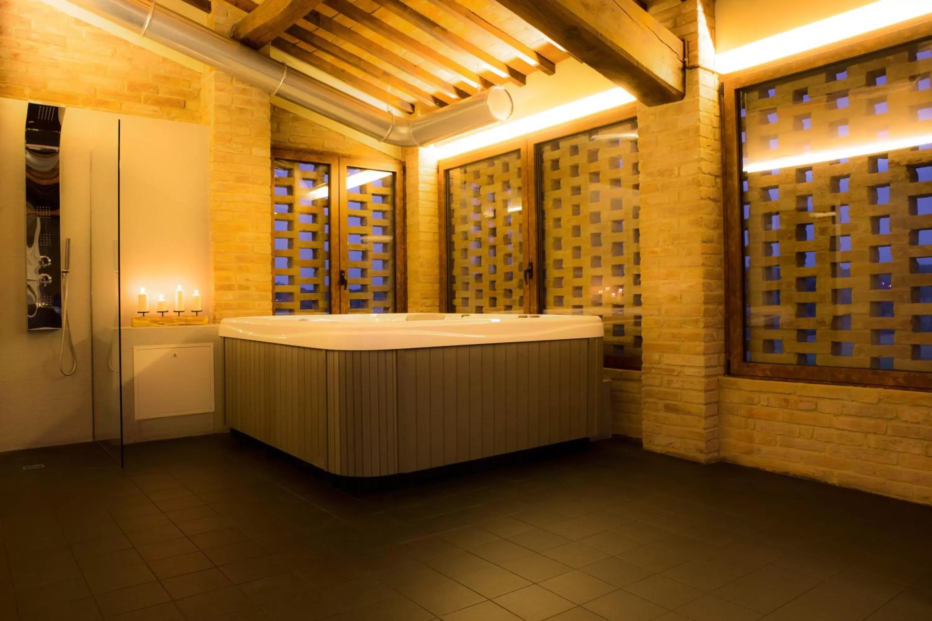 Public Bath, Bathroom in Boccioleto Resort