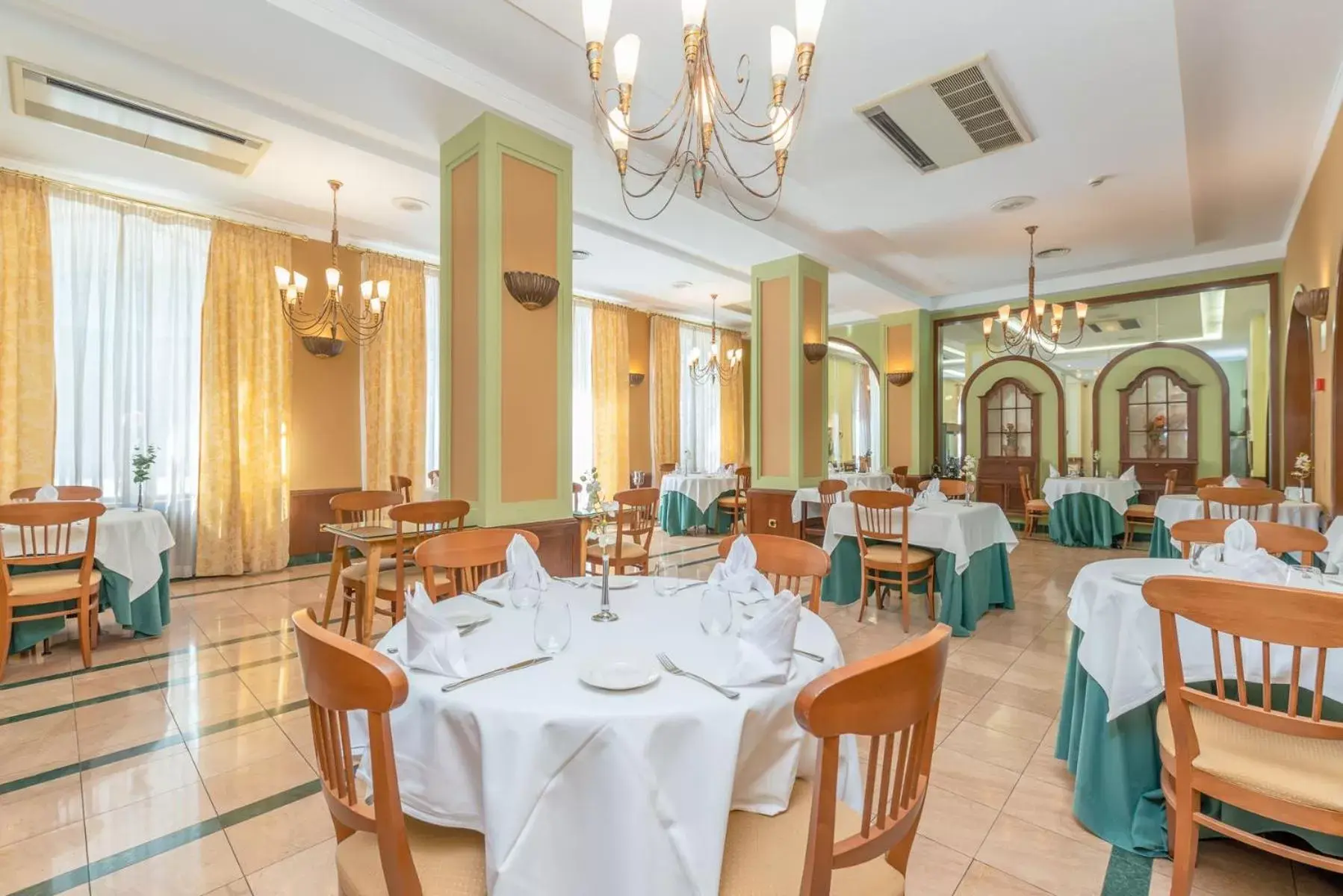 Restaurant/places to eat in Hotel Spa Termes Carlemany Restaurant/places to eat in Hotel Spa Termes Carlemany