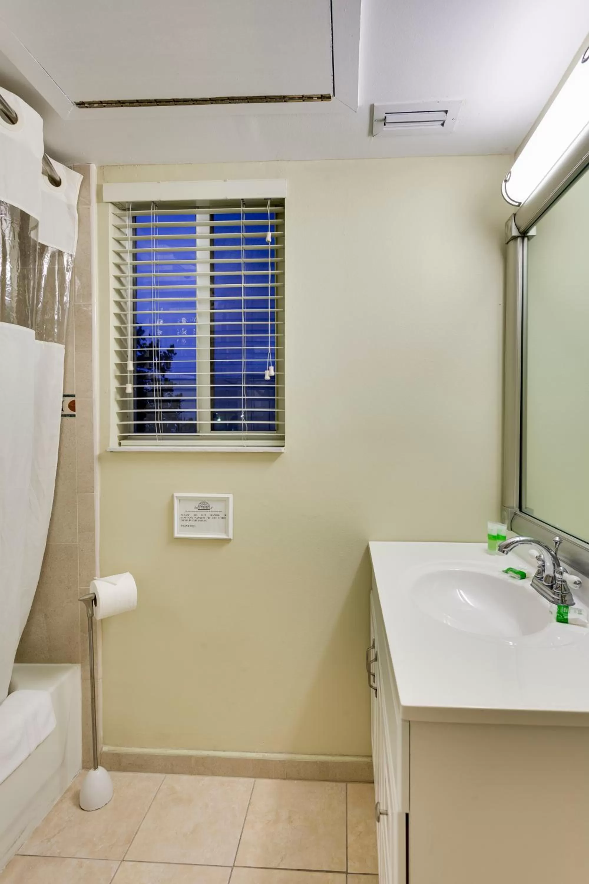 Bathroom in Sun Harbour Boutique Hotel