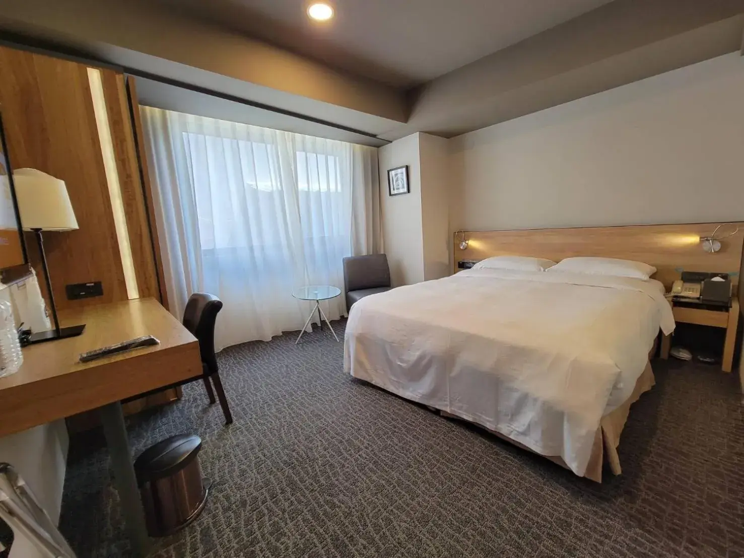 Photo of the whole room, Bed in Simple Hotel