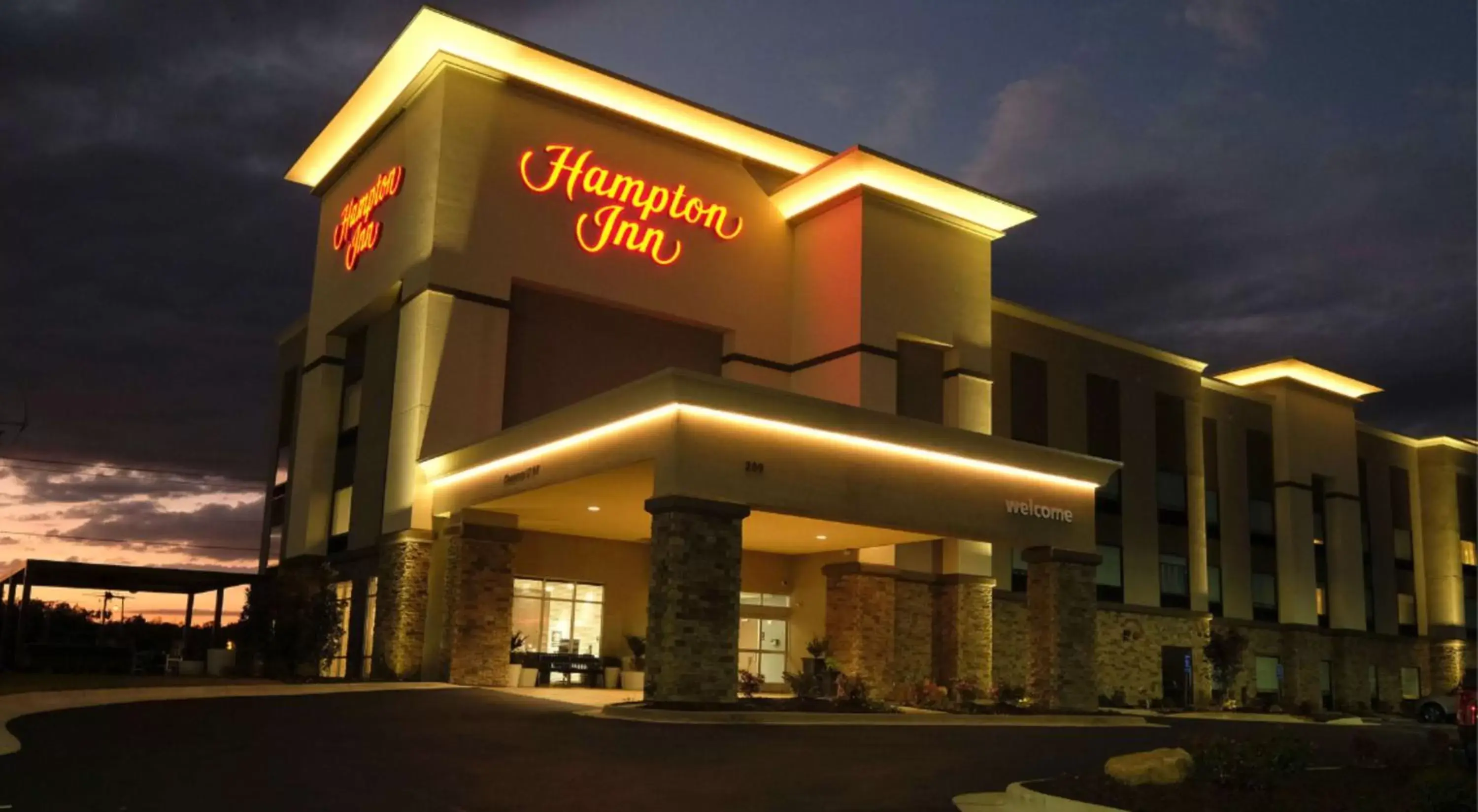 Property building in Hampton Inn Searcy Arkansas Property building in Hampton Inn Searcy Arkansas