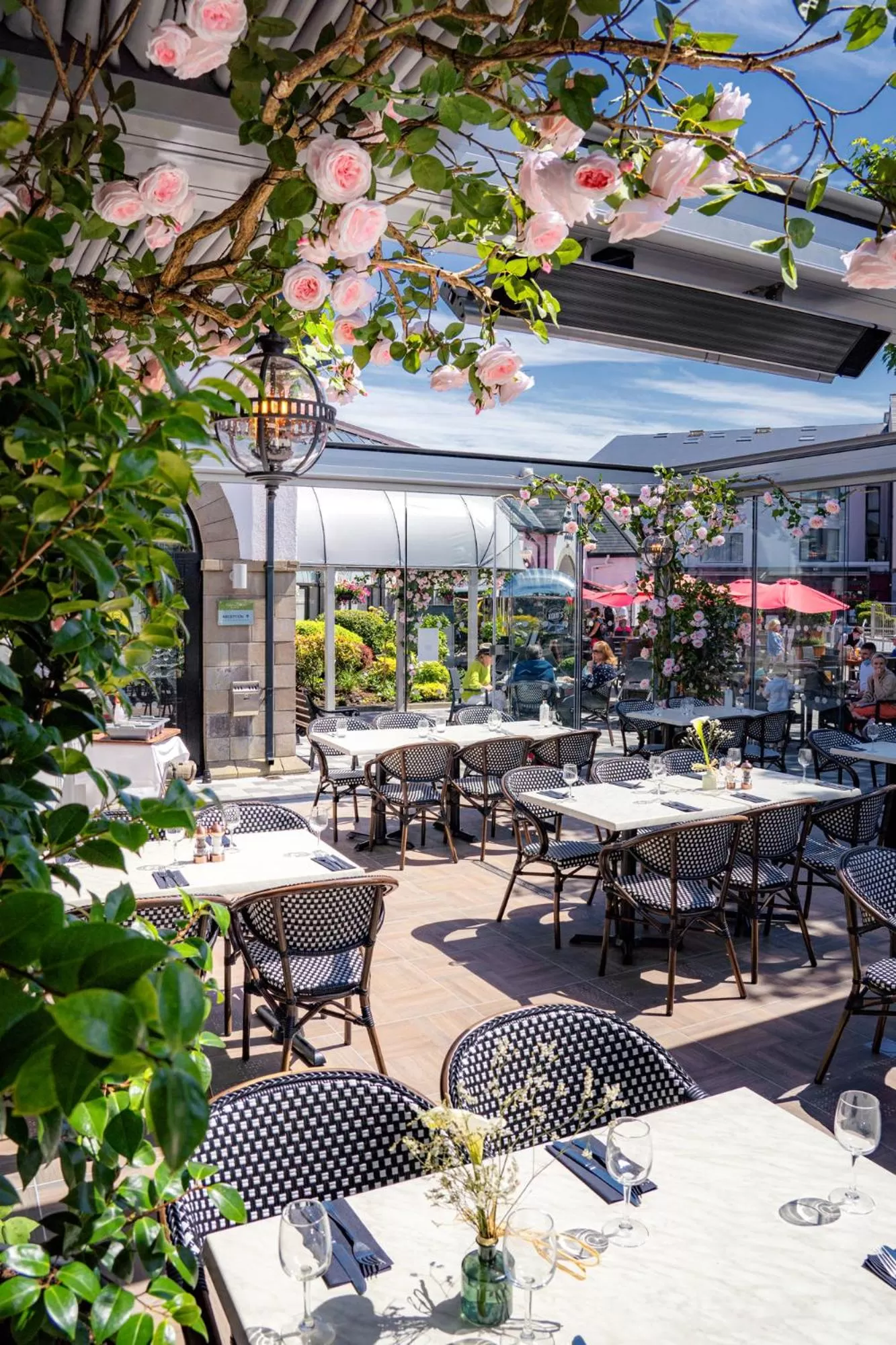 Restaurant/places to eat in Castlecourt Hotel, Spa & Leisure