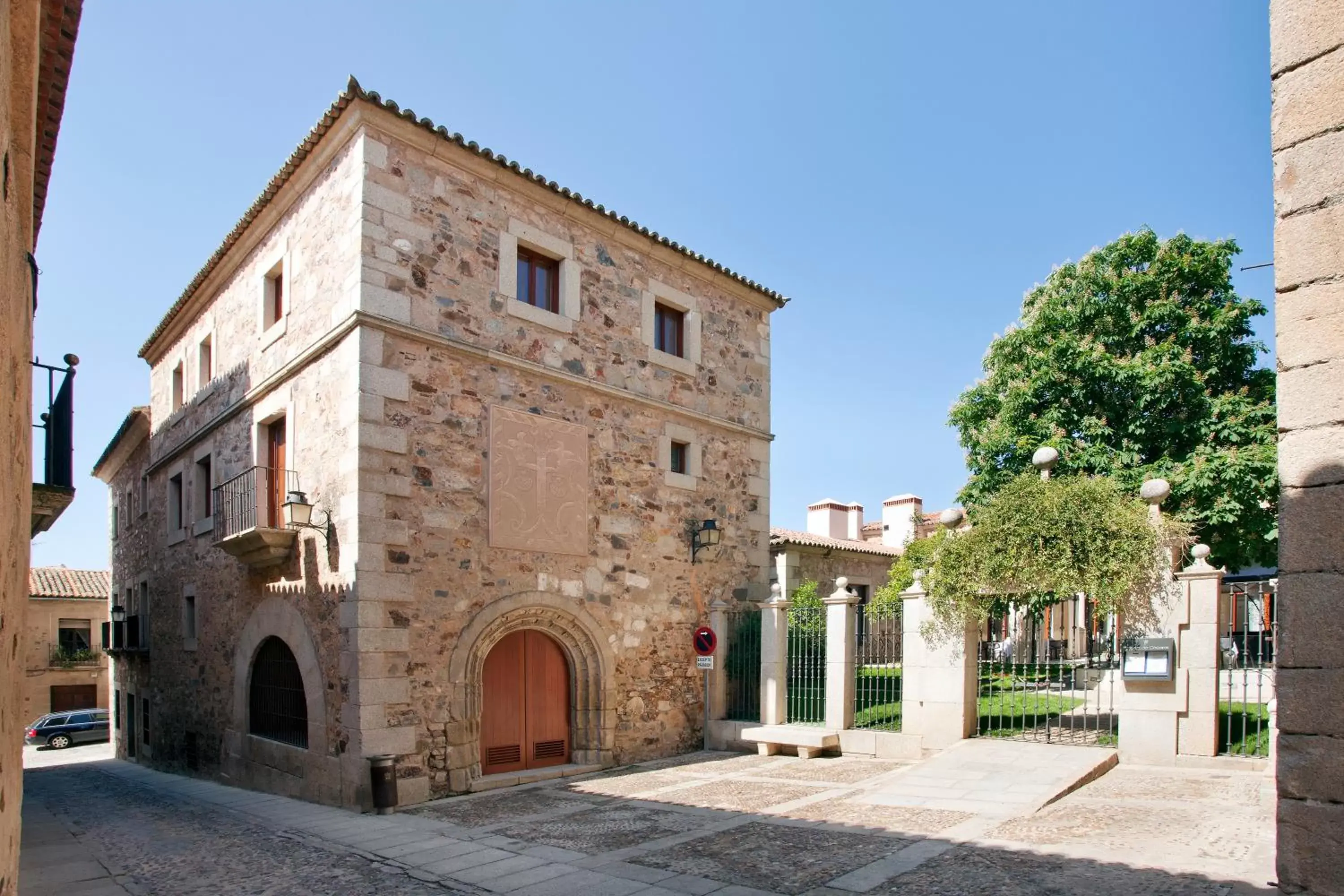 Facade/entrance, Property Building in Parador de Caceres