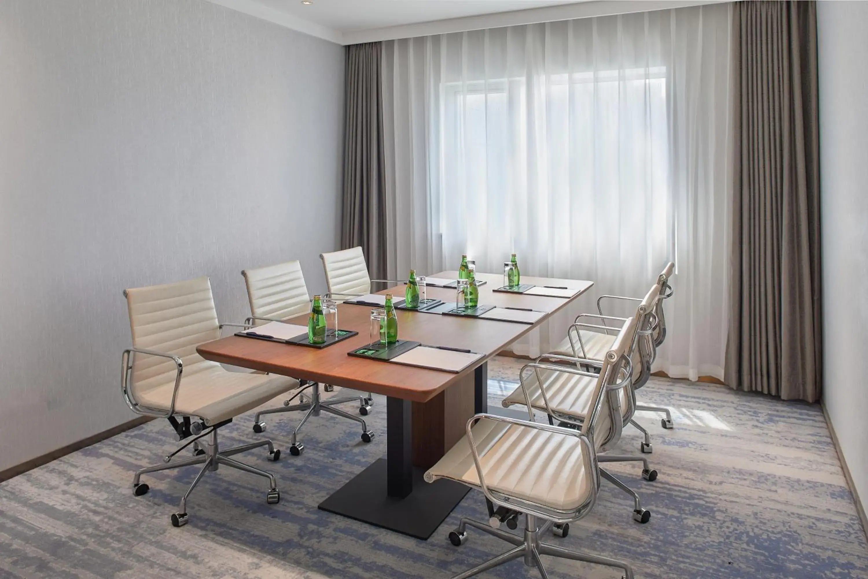 Business facilities in Park Plaza Beijing Science Park