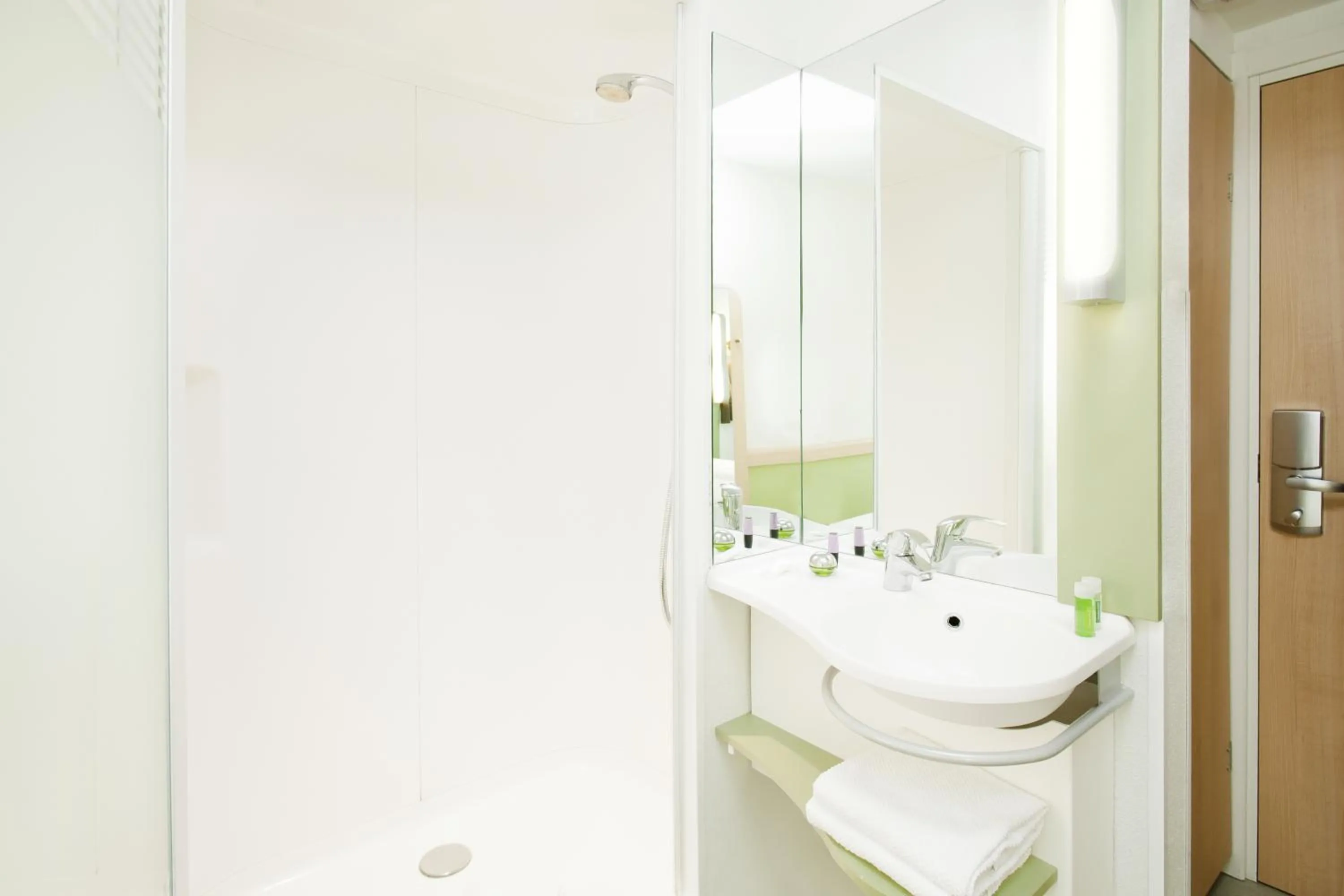 Bathroom in Ibis Budget Madrid Centro Las Ventas