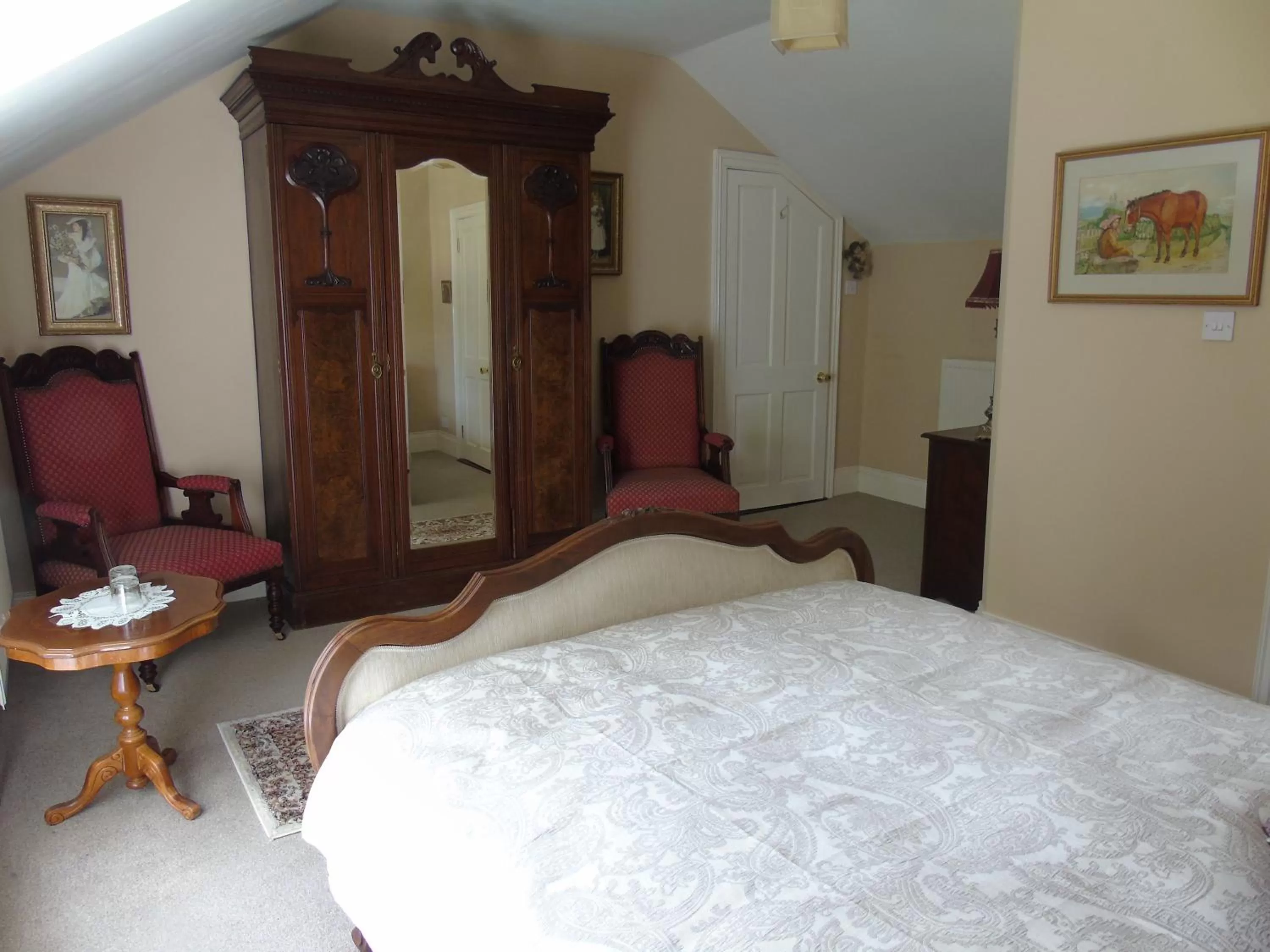 Bed in Hartley House B&B