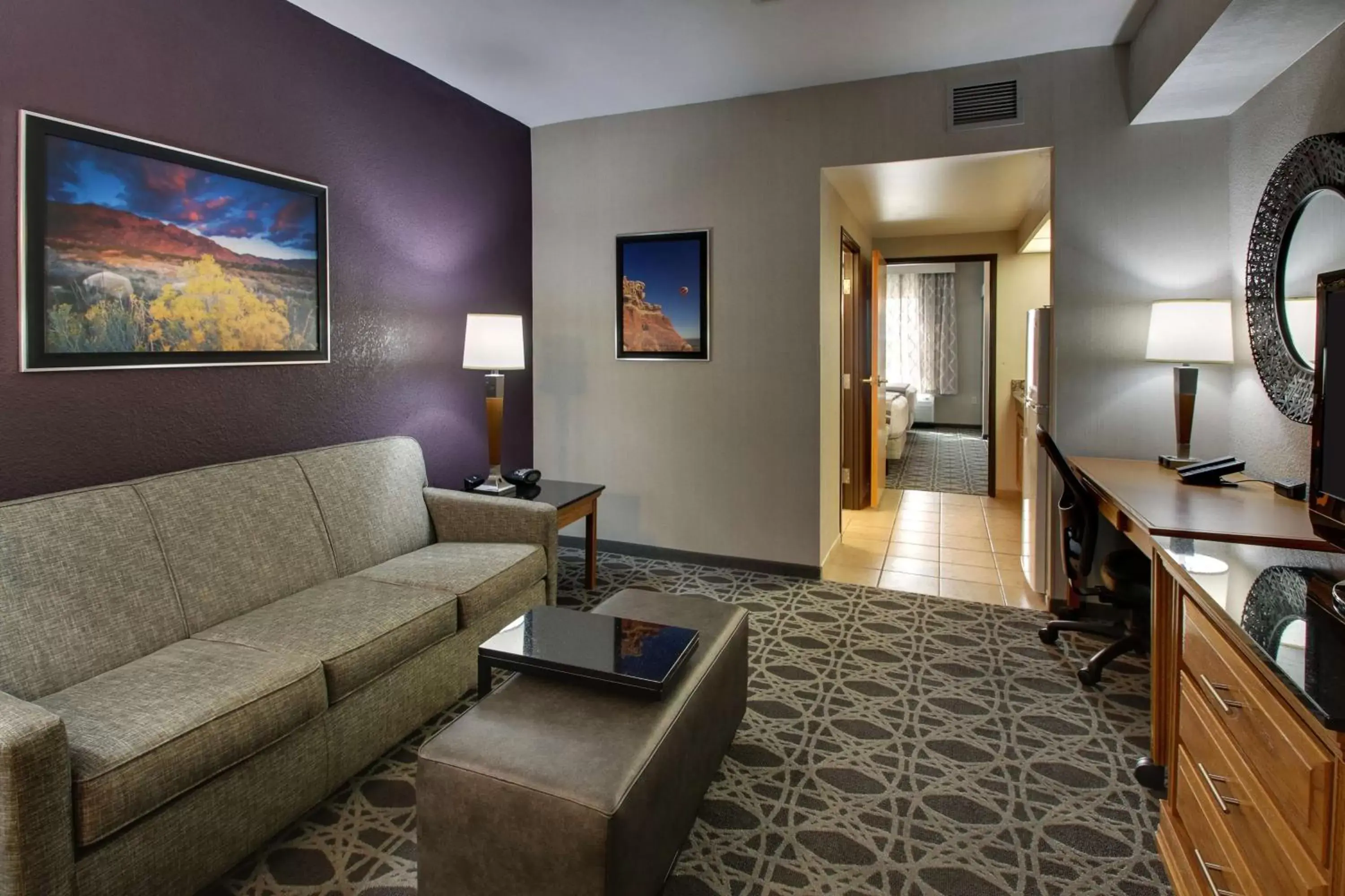 Photo of the whole room, Seating Area in Drury Inn & Suites Albuquerque North