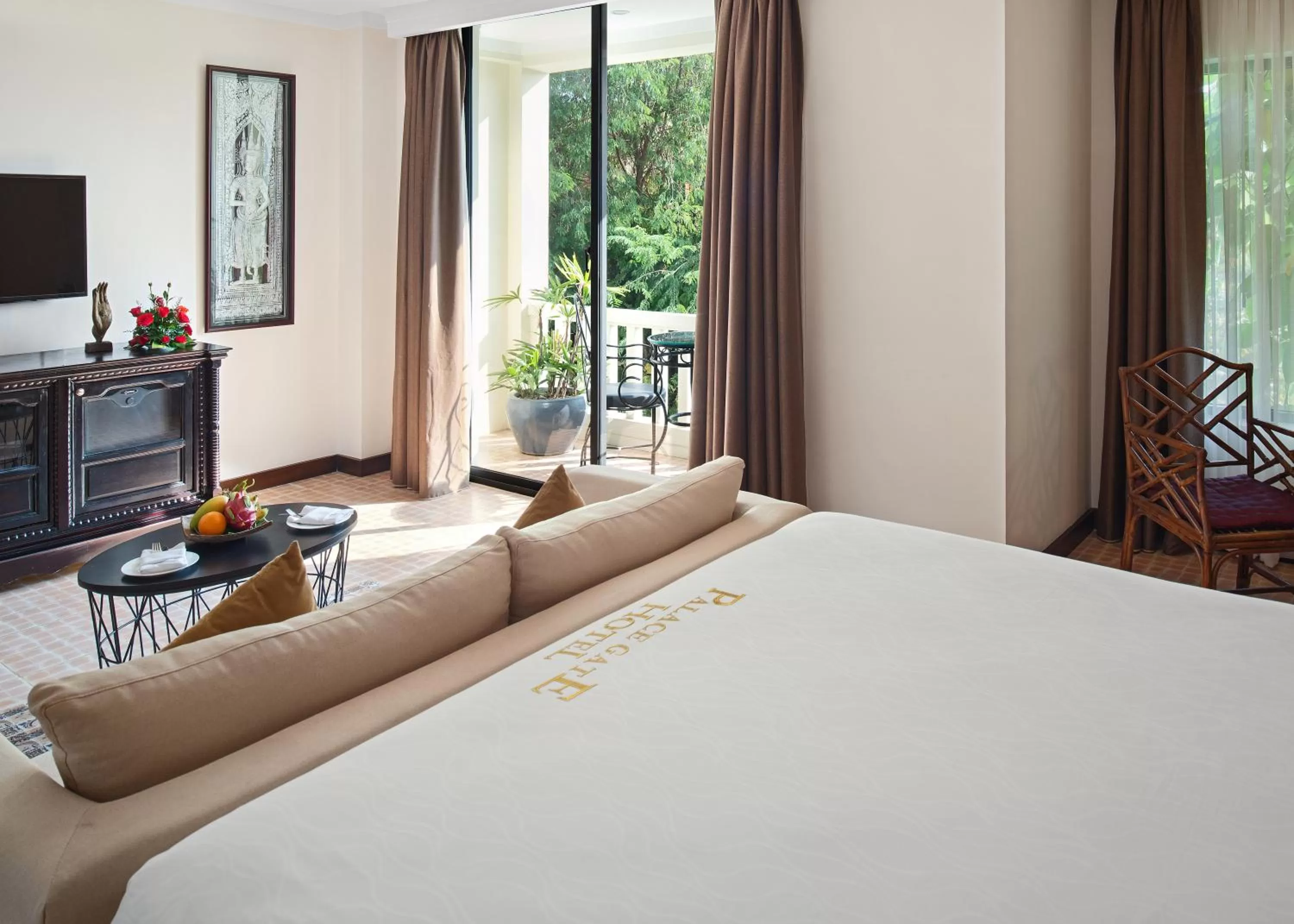 TV and multimedia, Bed in Palace Gate Hotel & Resort by EHM