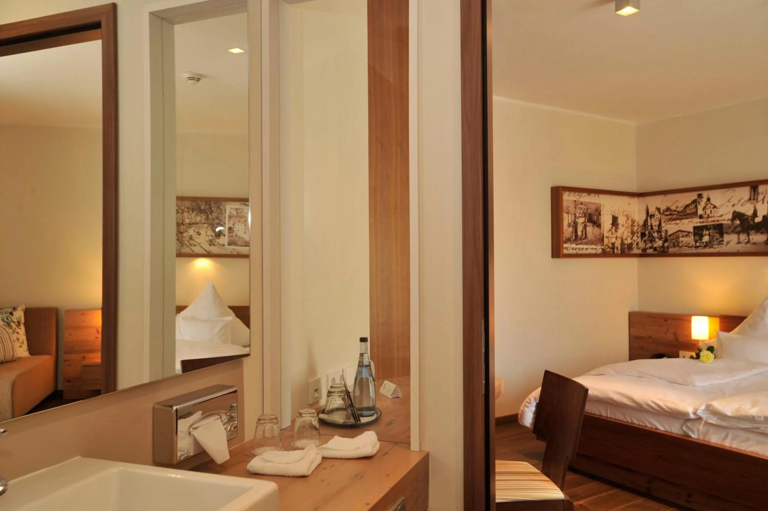 Decorative detail, Bed in Hotel Restaurant Zeiskamer Mühle