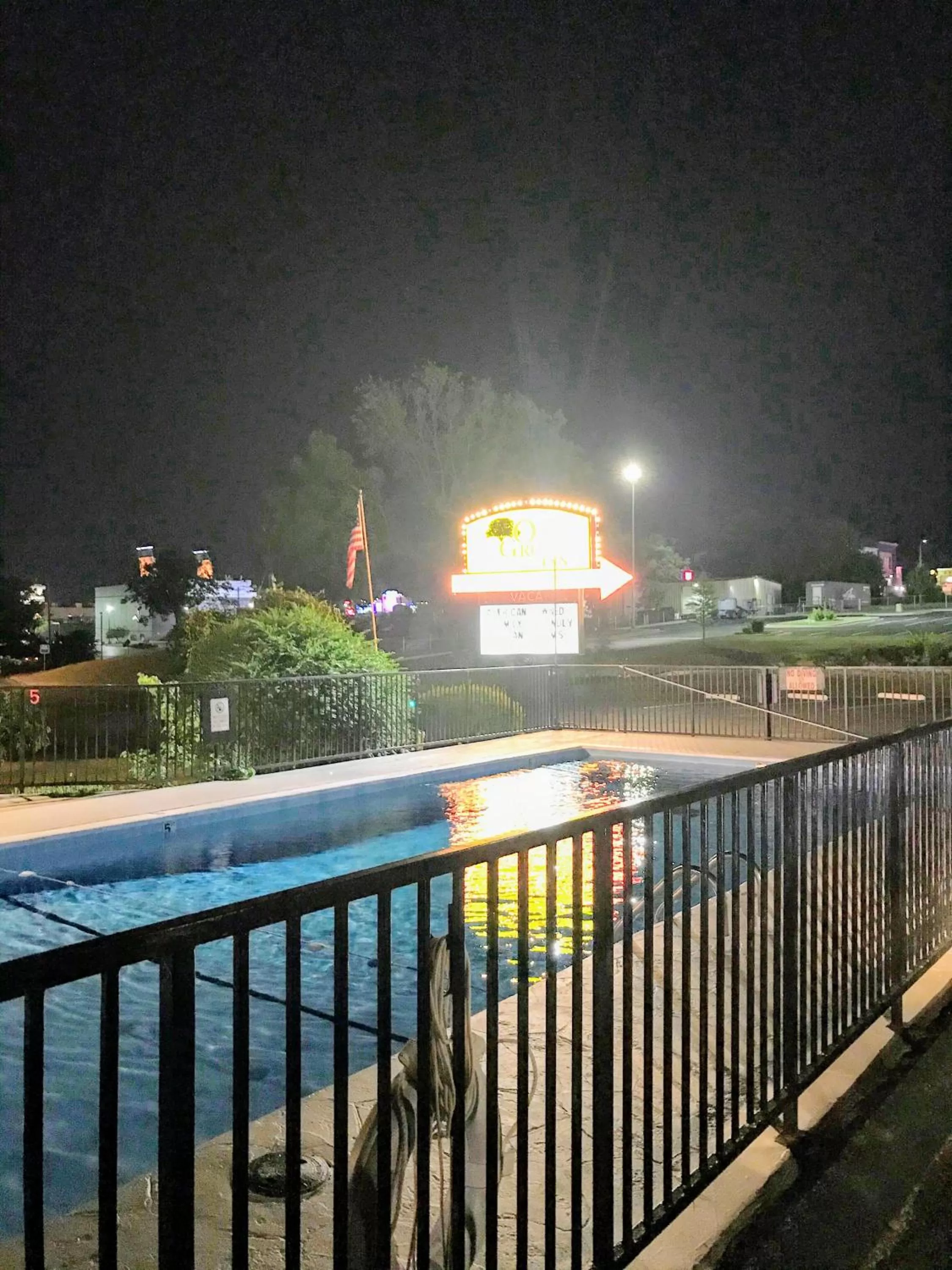 Pool View in American Patriot Family Inn aka Oak Grove Inn
